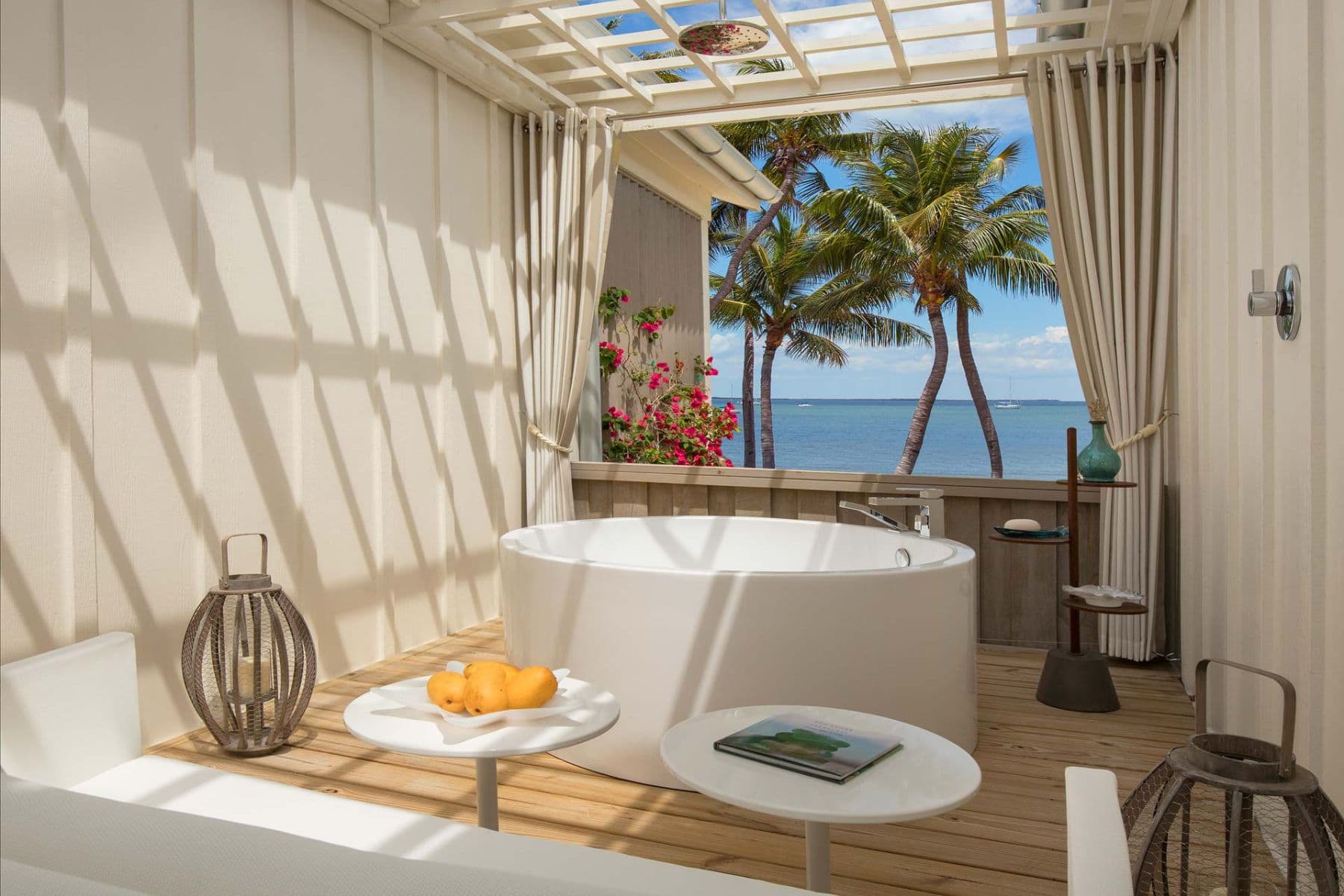 bungalows-key-largo-bath