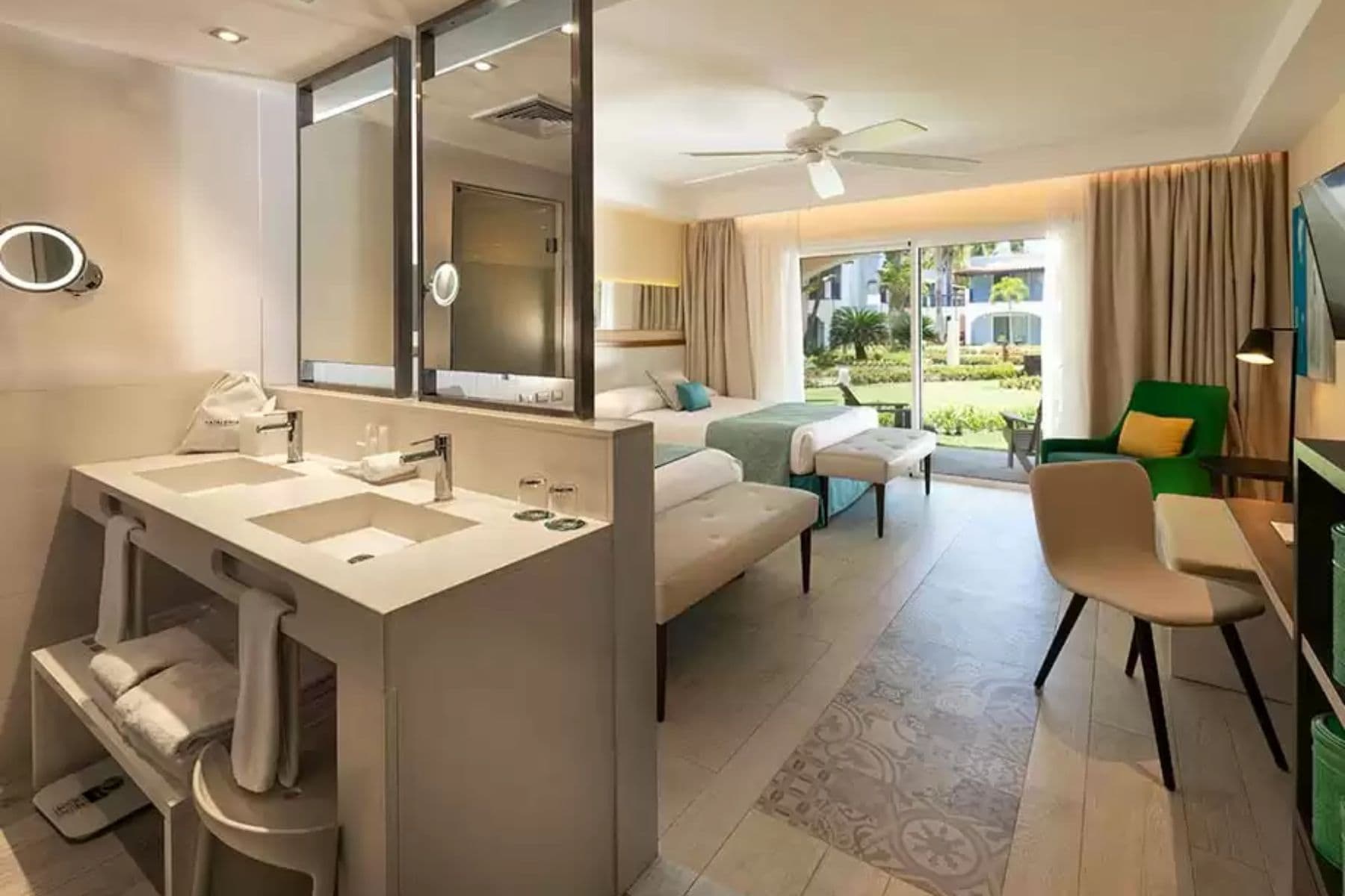 Catalonia Bayahibe Privileged Deluxe Bathroom