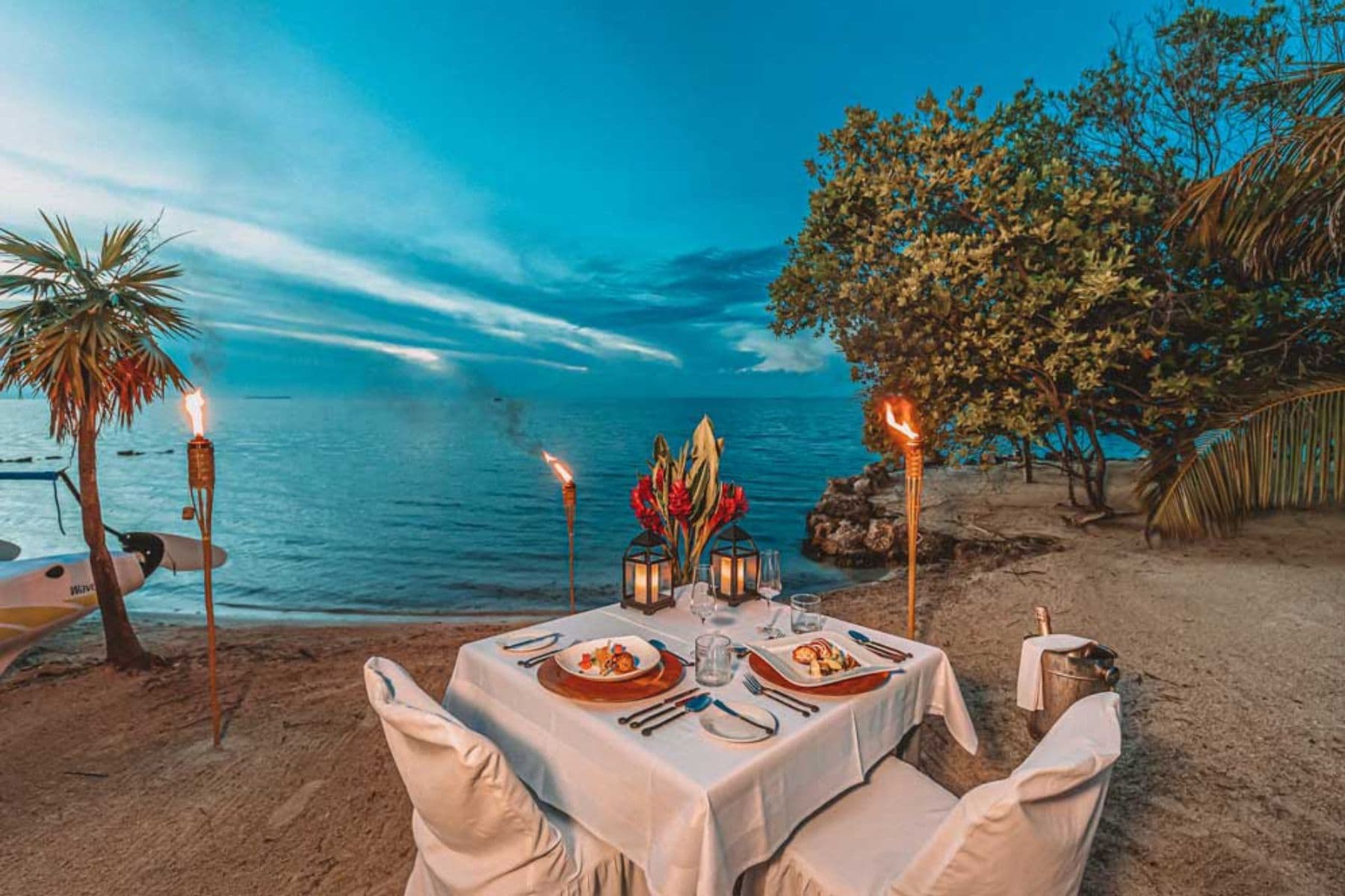 cayo-espanto-dinner