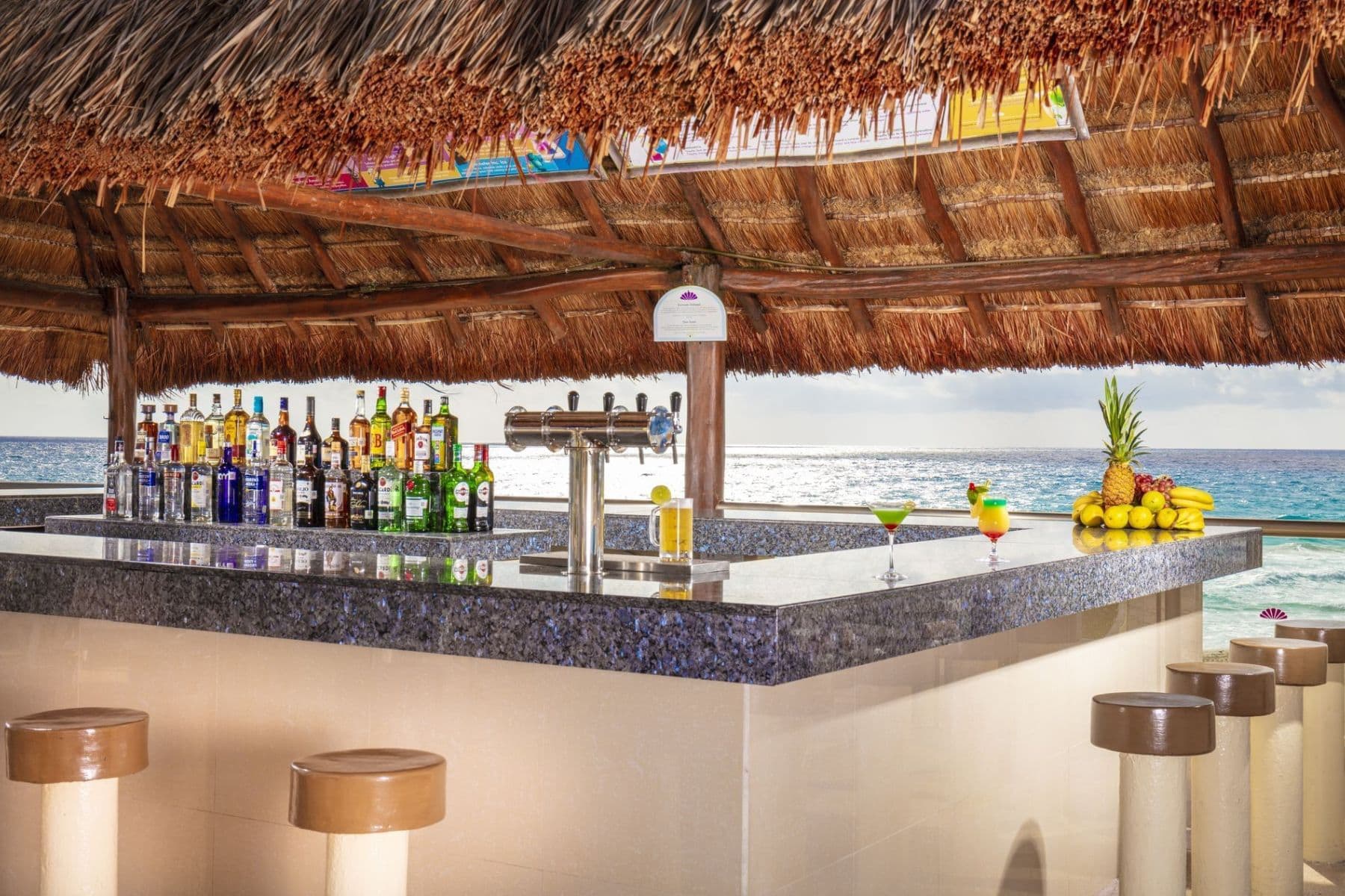 crown-paradise-club-cancun-brisas