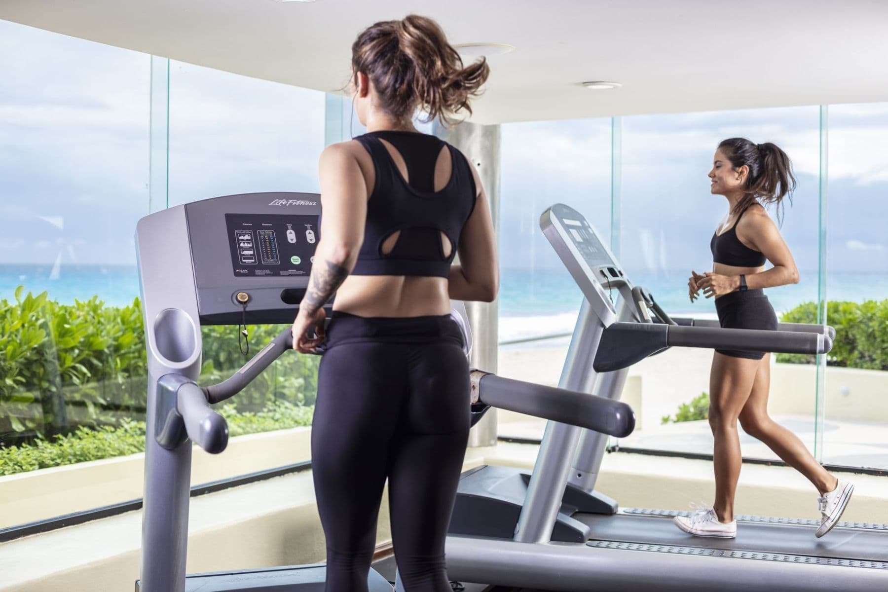 crown-paradise-club-cancun-gym
