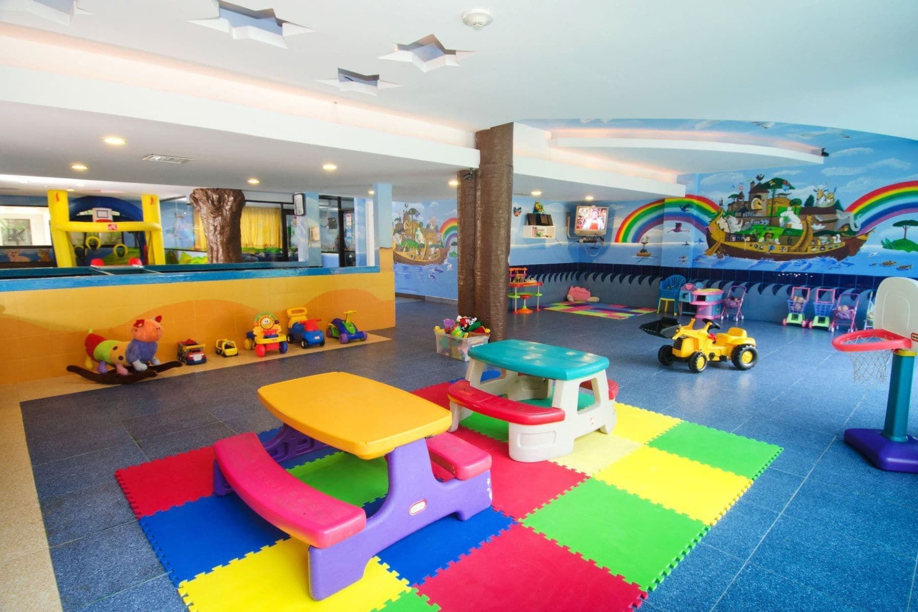 crown-paradise-club-cancun-kids