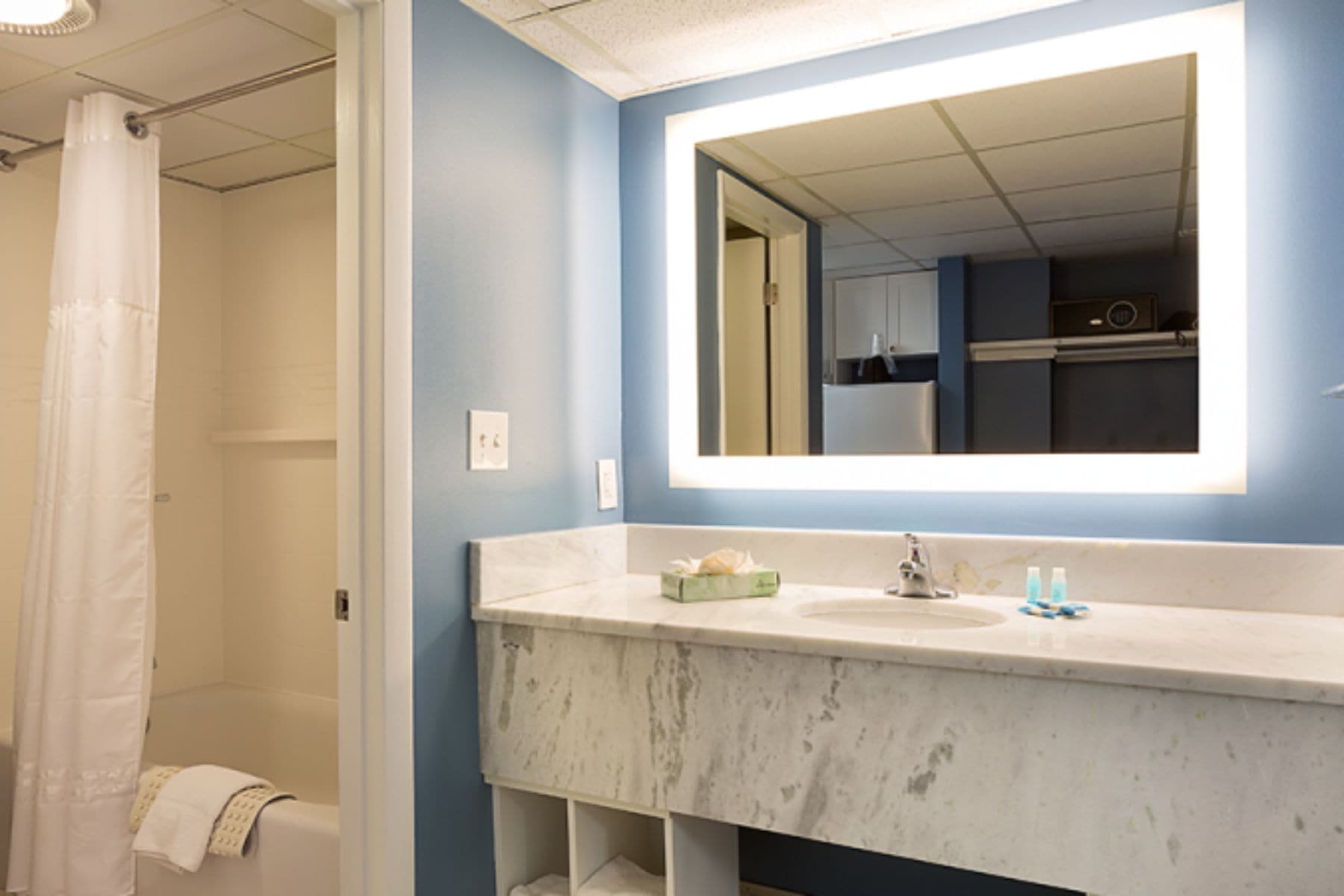 Dayton House Resort Comfort Room