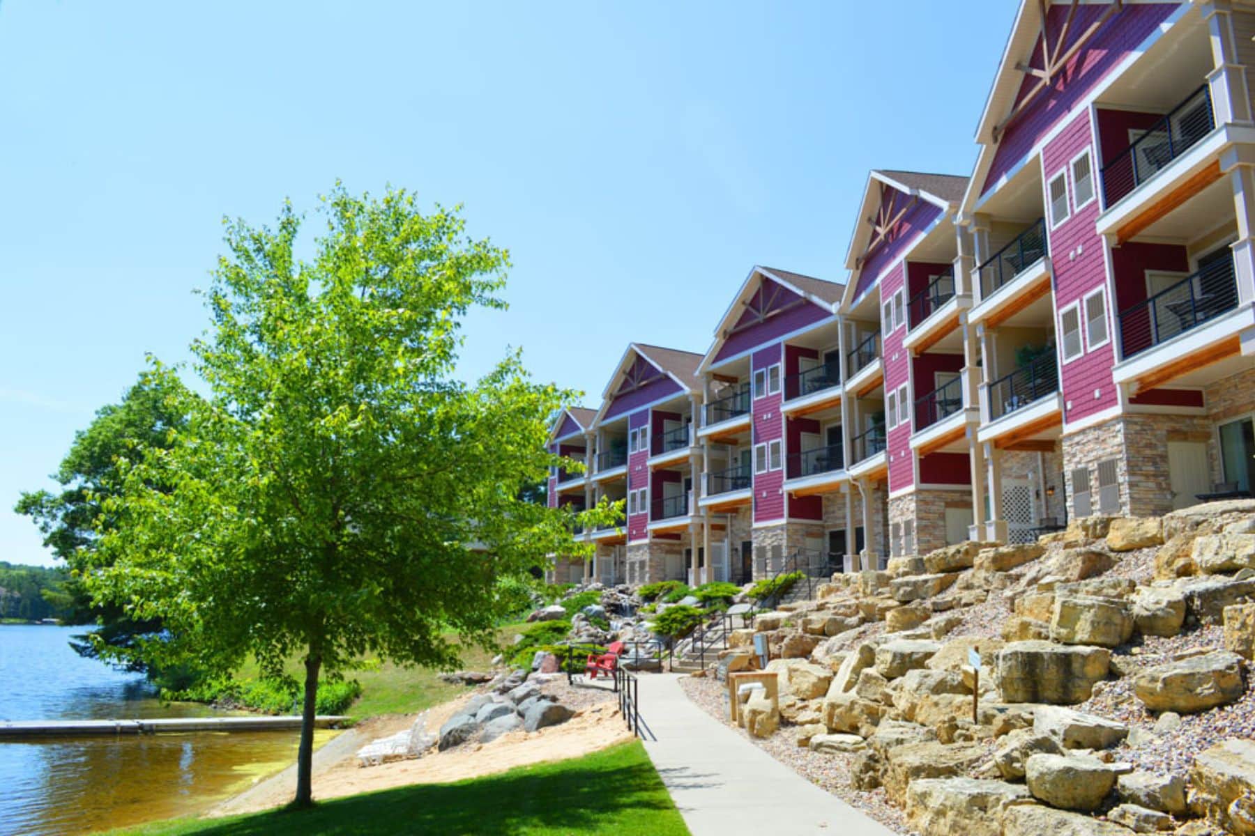 delton-grand-resort-front