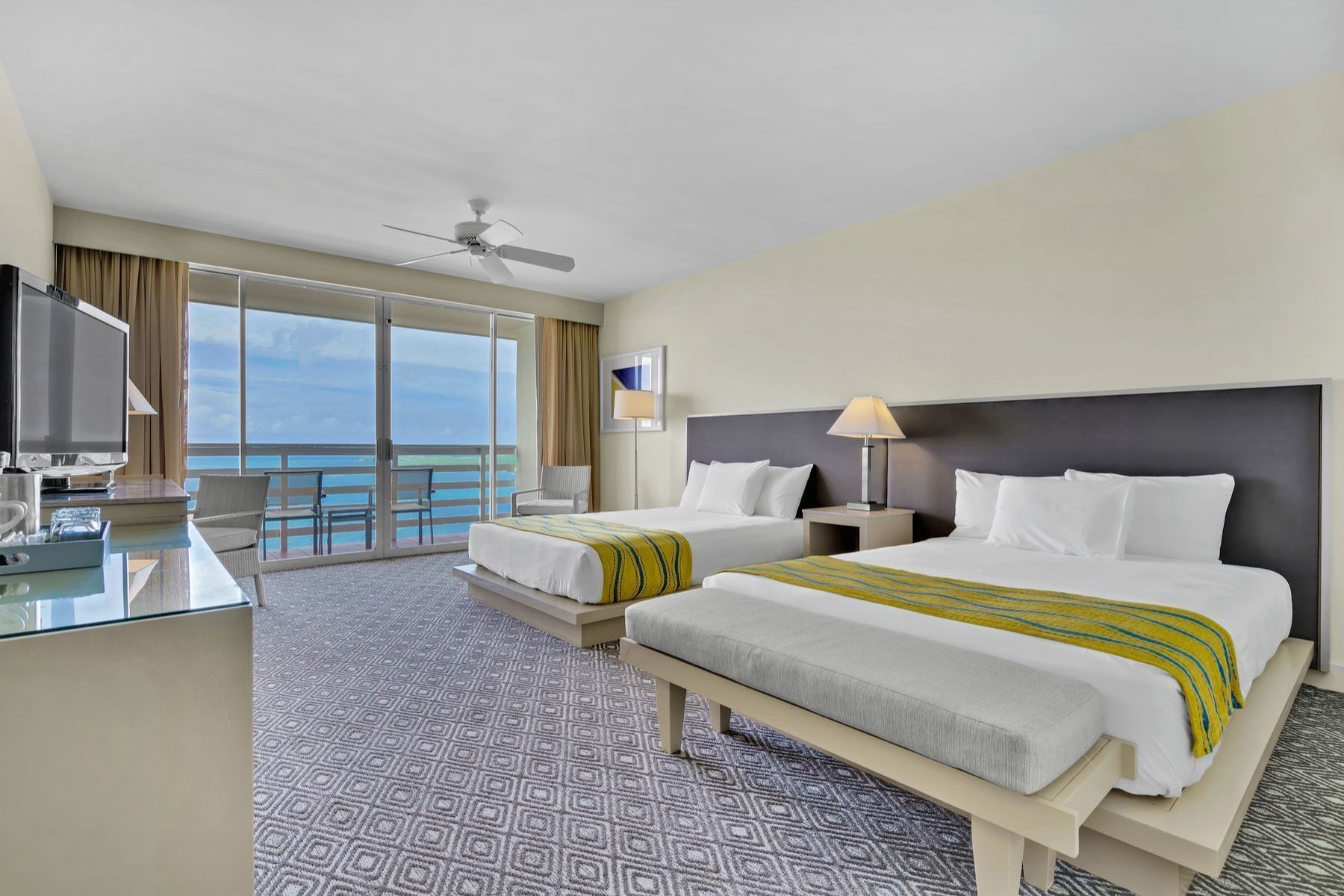 El Conquistador Resort Bed
