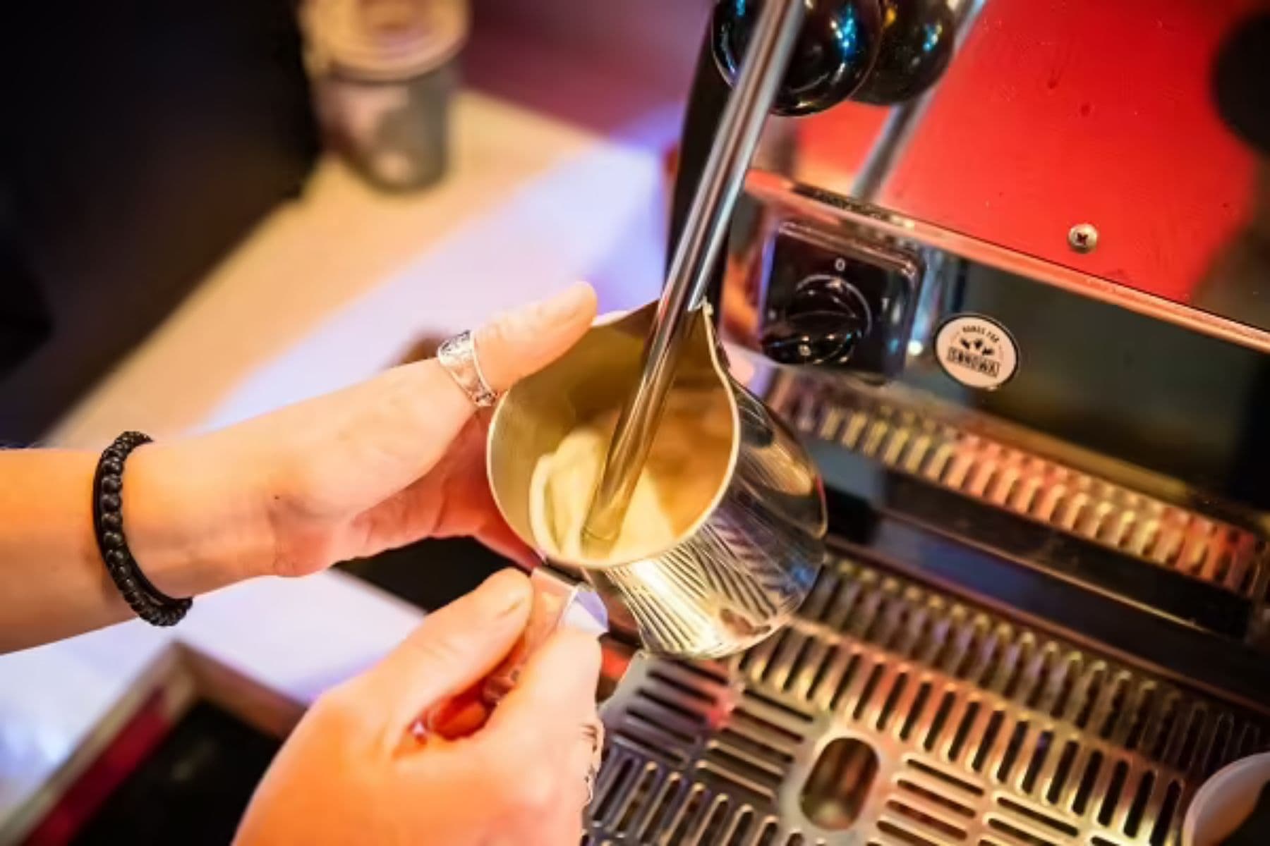Evo Hotel Creamer