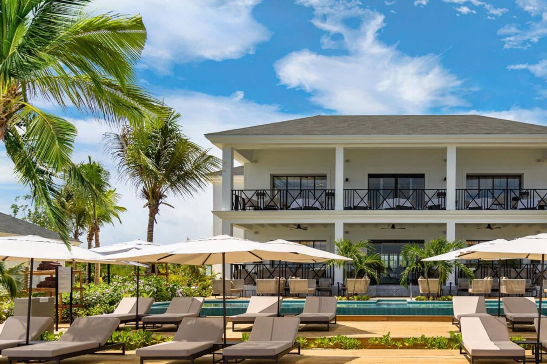 Excellence Club Honeymoon Suite