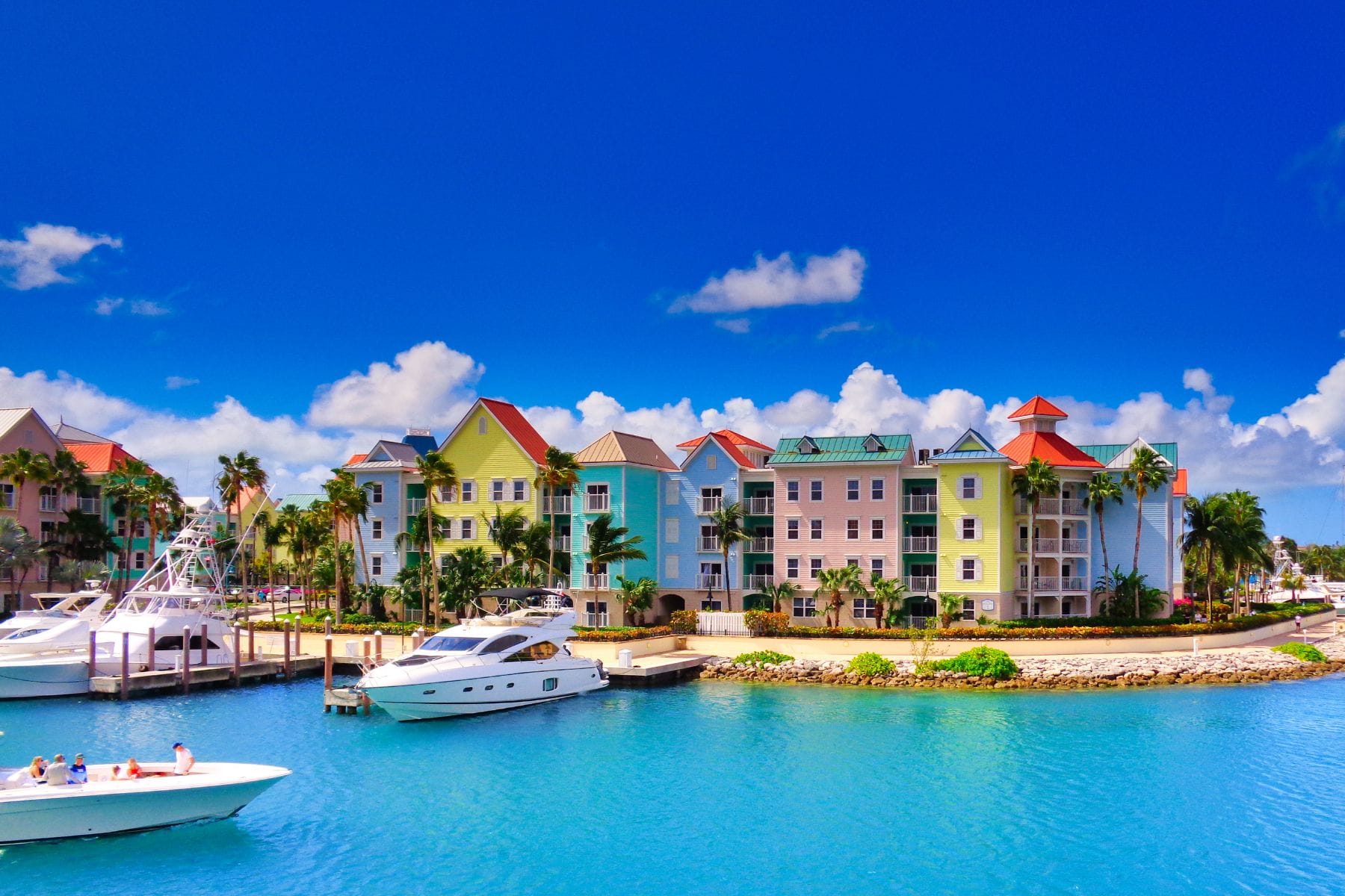 Explore Historic Nassau