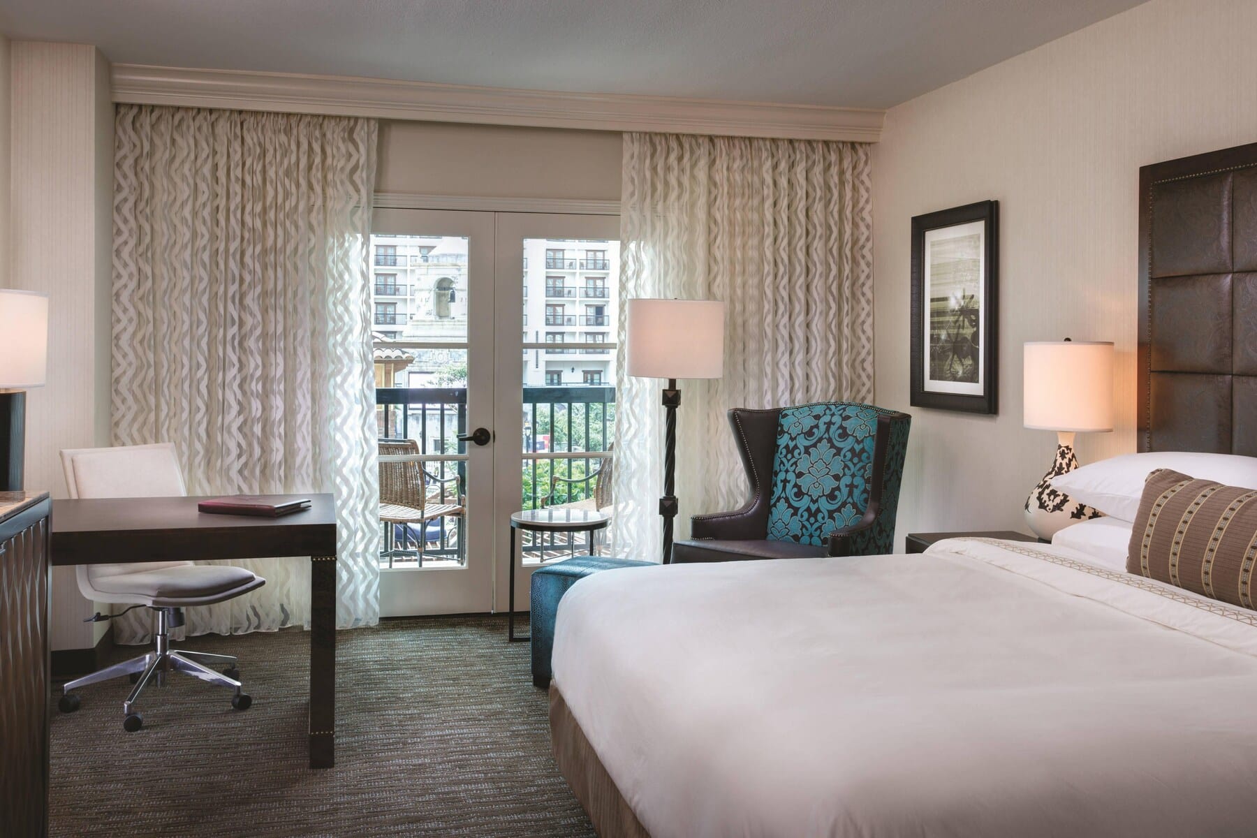 Gaylord Resort Convention Center Guestroom One Bed