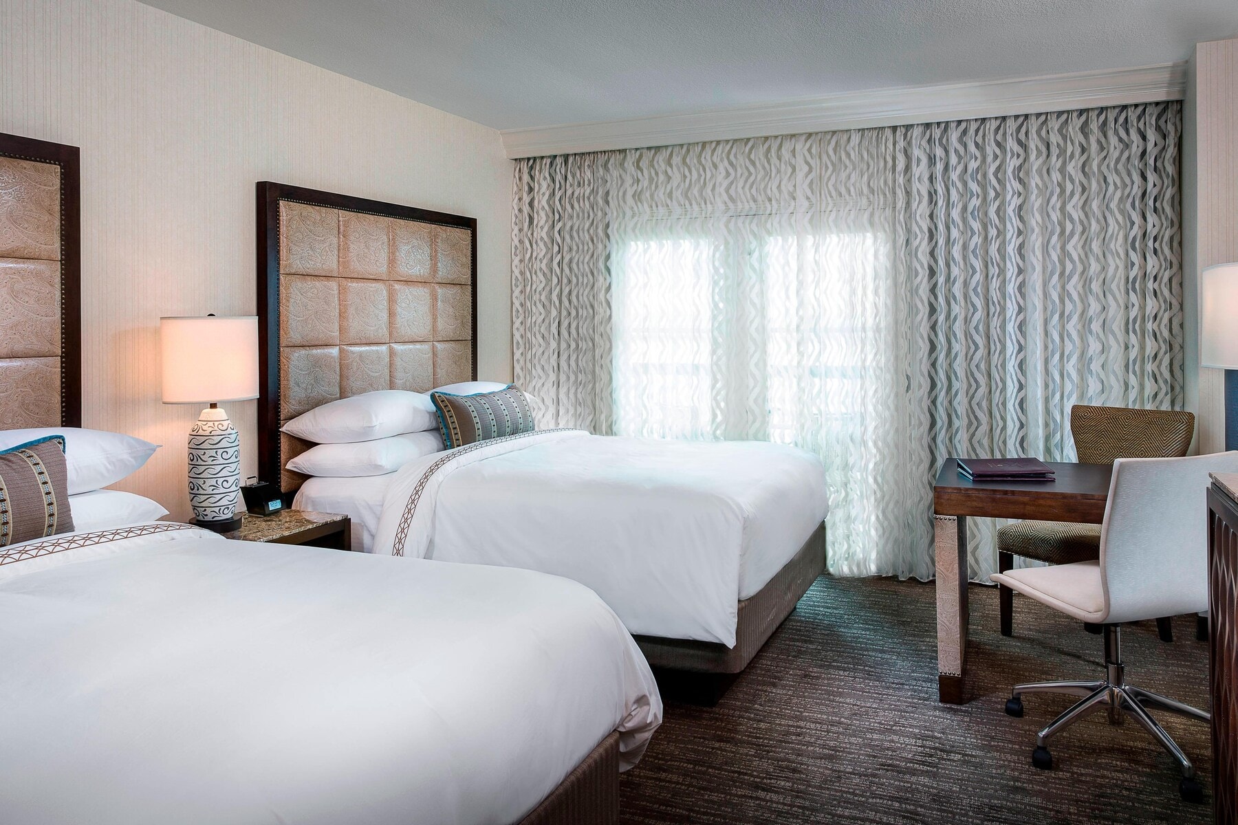 Gaylord Resort Convention Center Guestroom Two Beds
