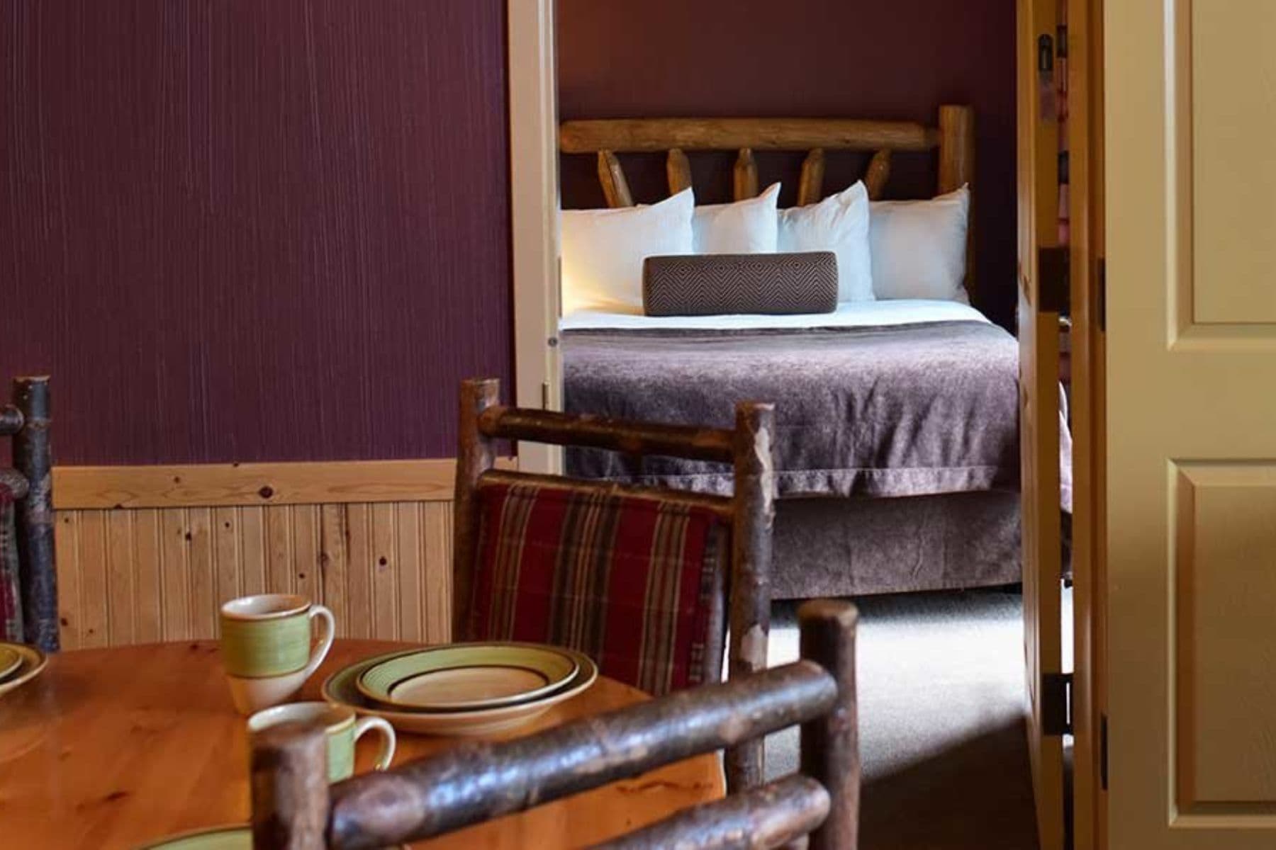 glacier-canyon-lodge-room-view