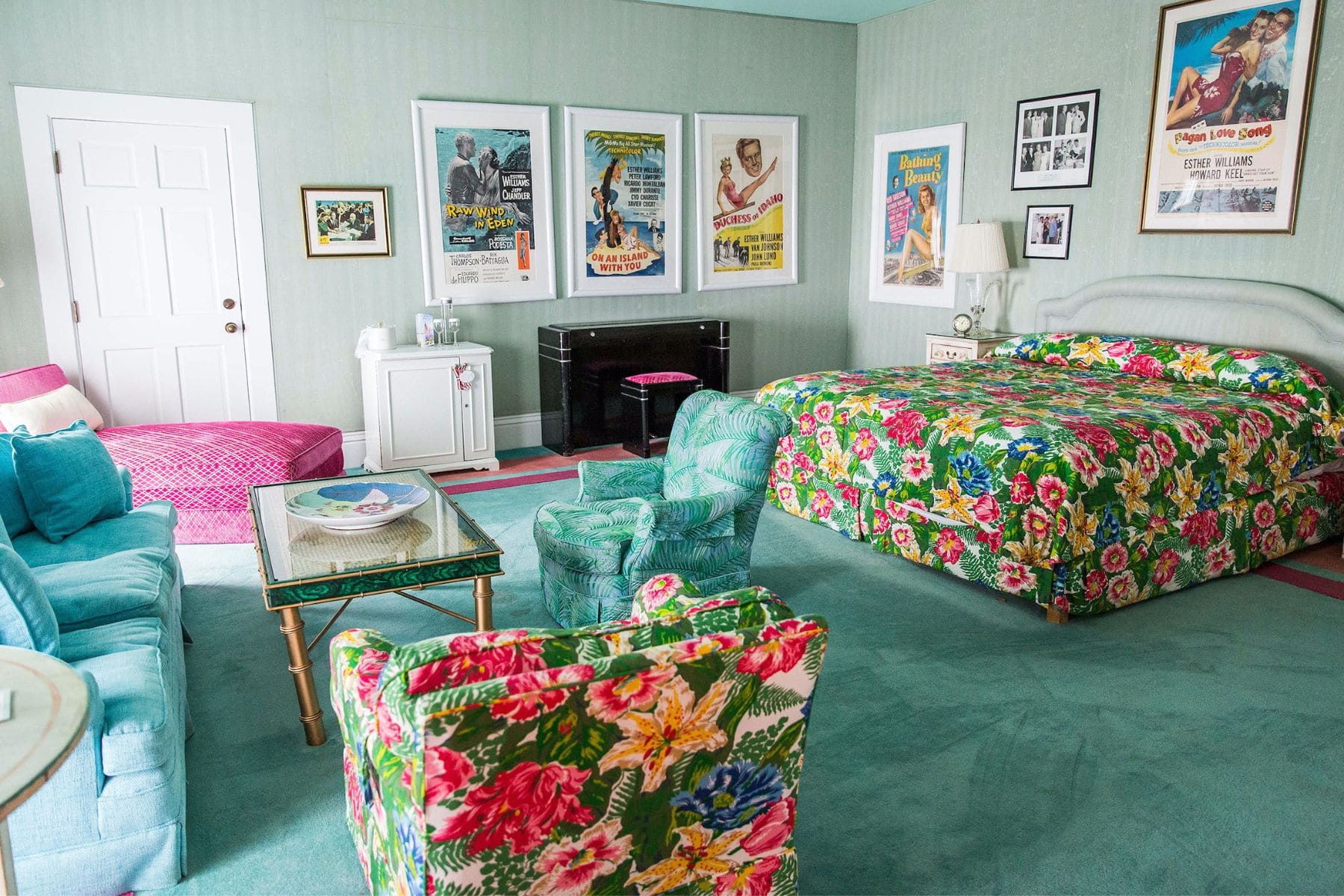 grand-hotel-mackinac-island-michigan-bedroom