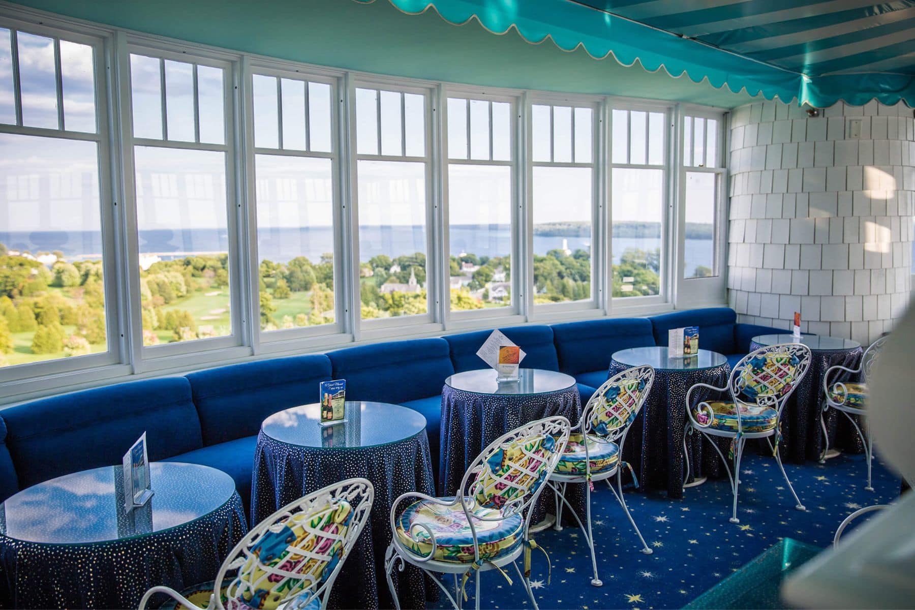 grand-hotel-mackinac-island-michigan-blue-tables