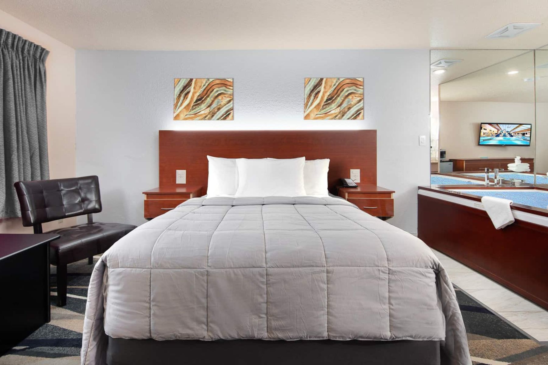 grand-marquis-waterpark-hotel-bed-view