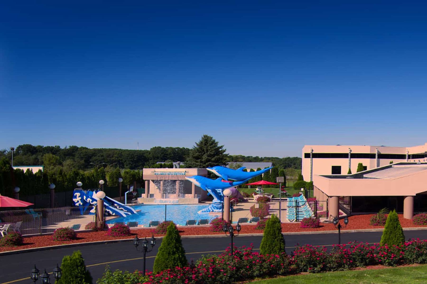 grand-marquis-waterpark-hotel-featured
