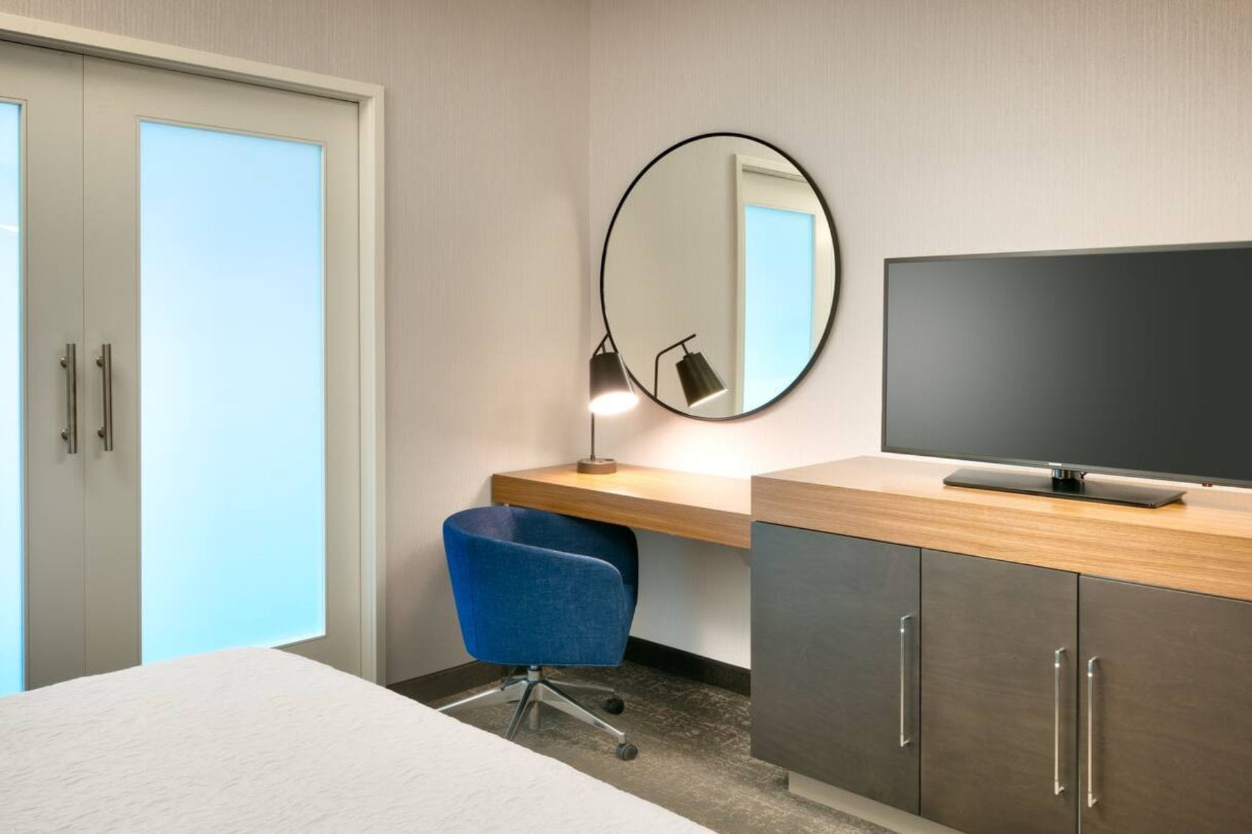 Hampton Inn And Suites Anaheim Mirror