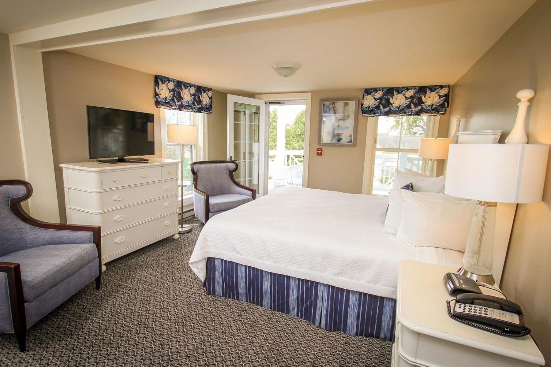 harbour-view-inn-bed