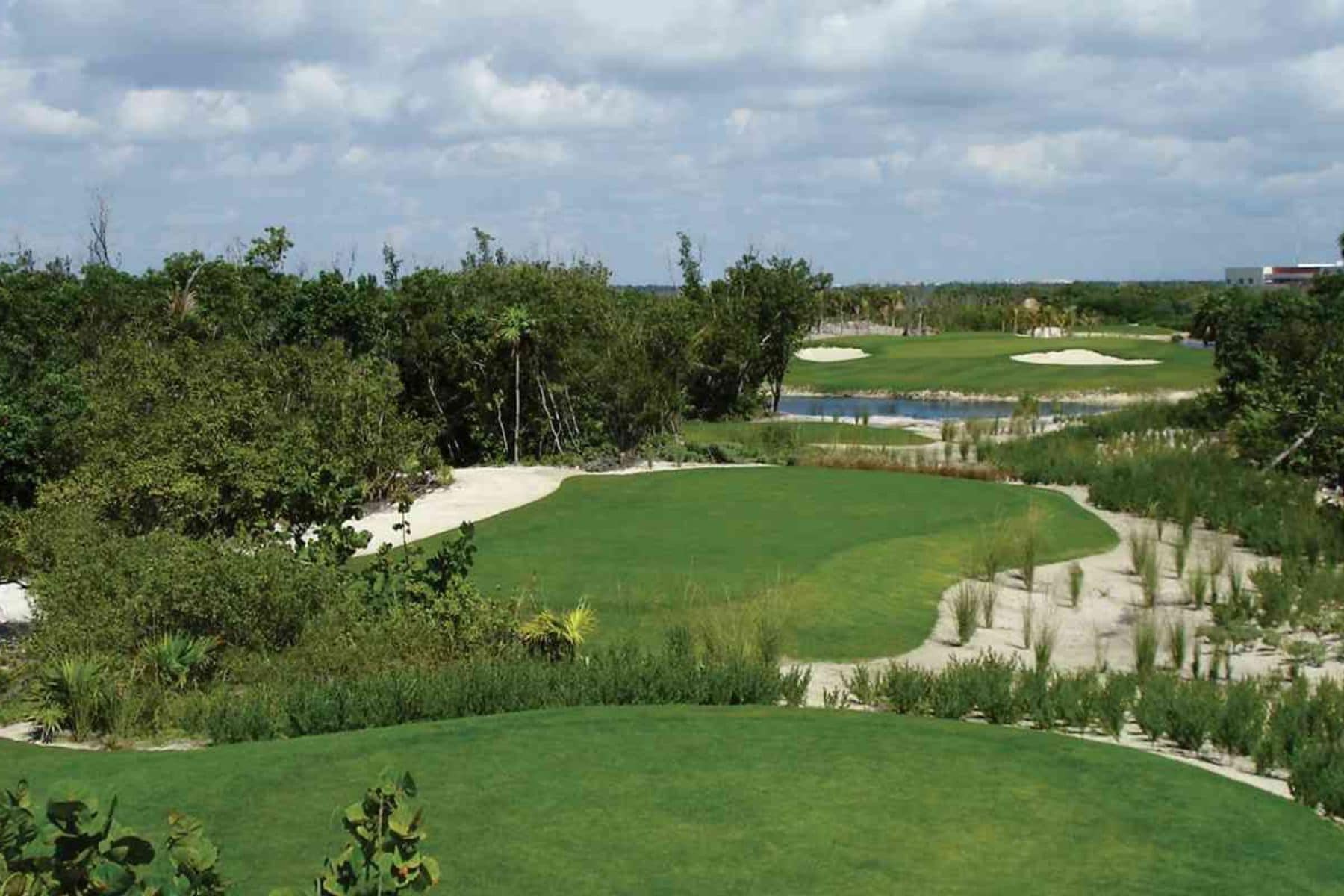 hard-rock-hotel-cancun-golf
