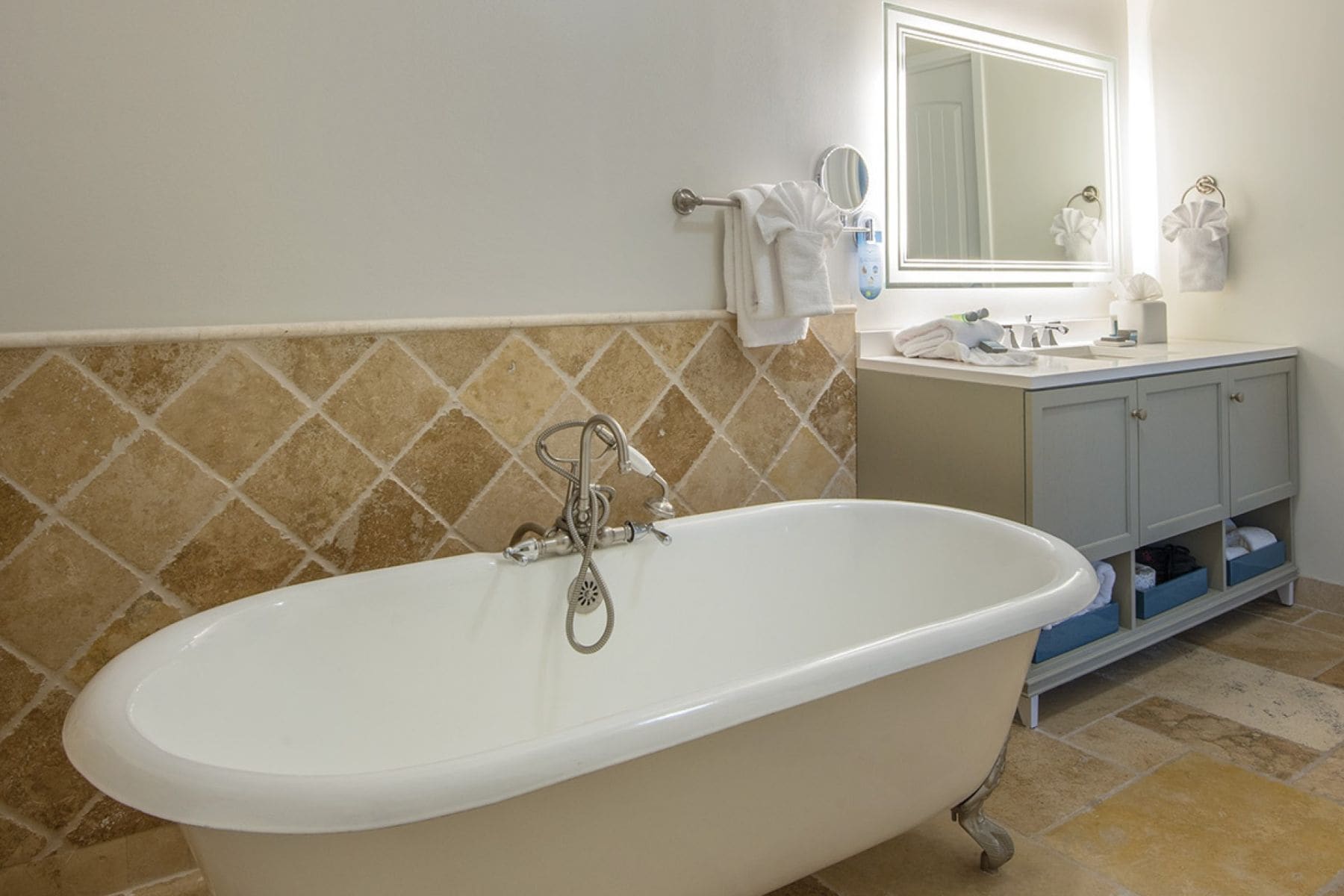 hawks-cay-resort-tub