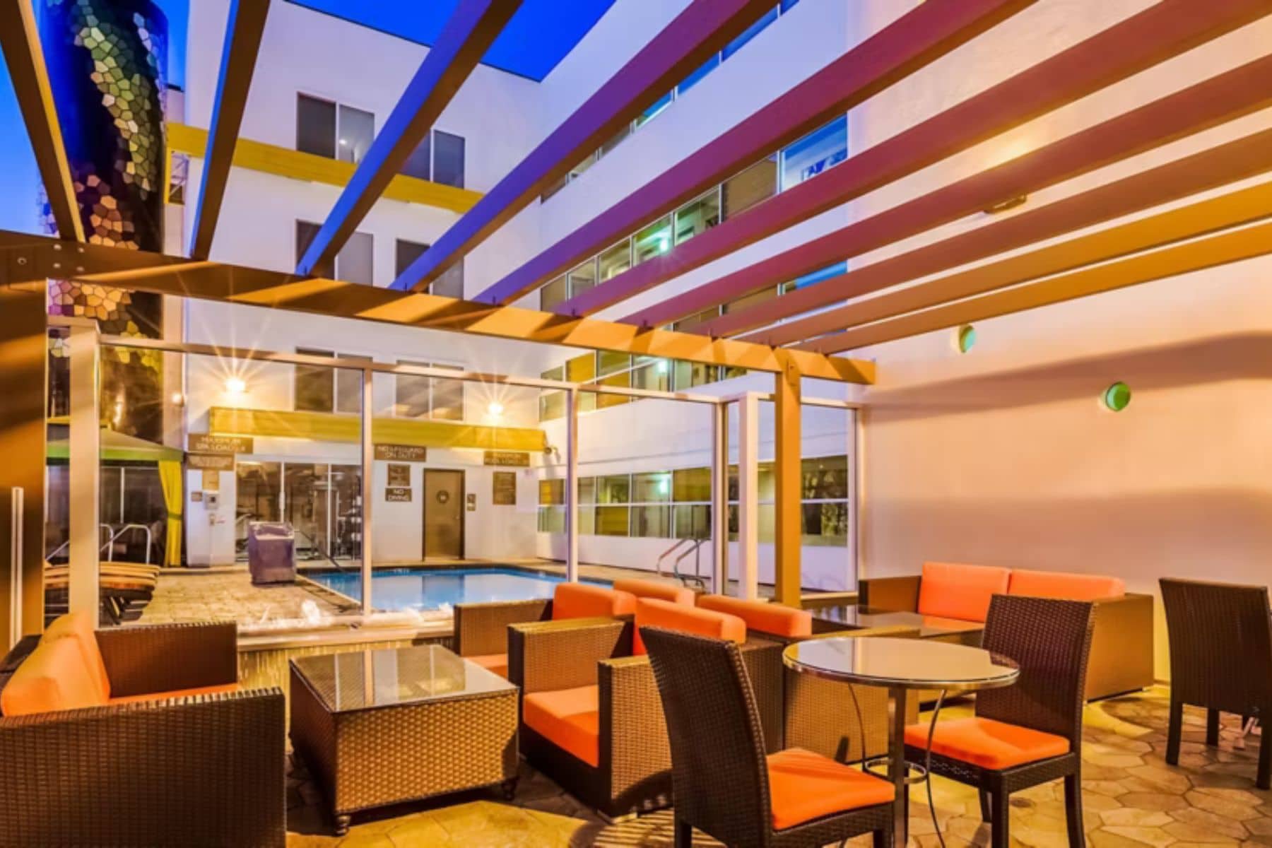 hotel-indigo-anaheim-chill