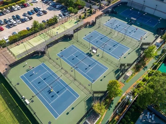 Houstonian Hotel Outdoor Tennis And Padel Courts