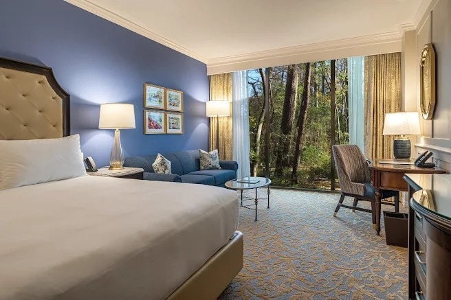 Houstonian Hotel Premier King Sofa