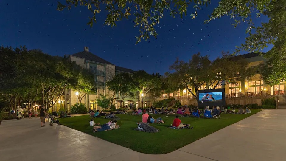 Hyatt Regency Hill Movie On The Lawn