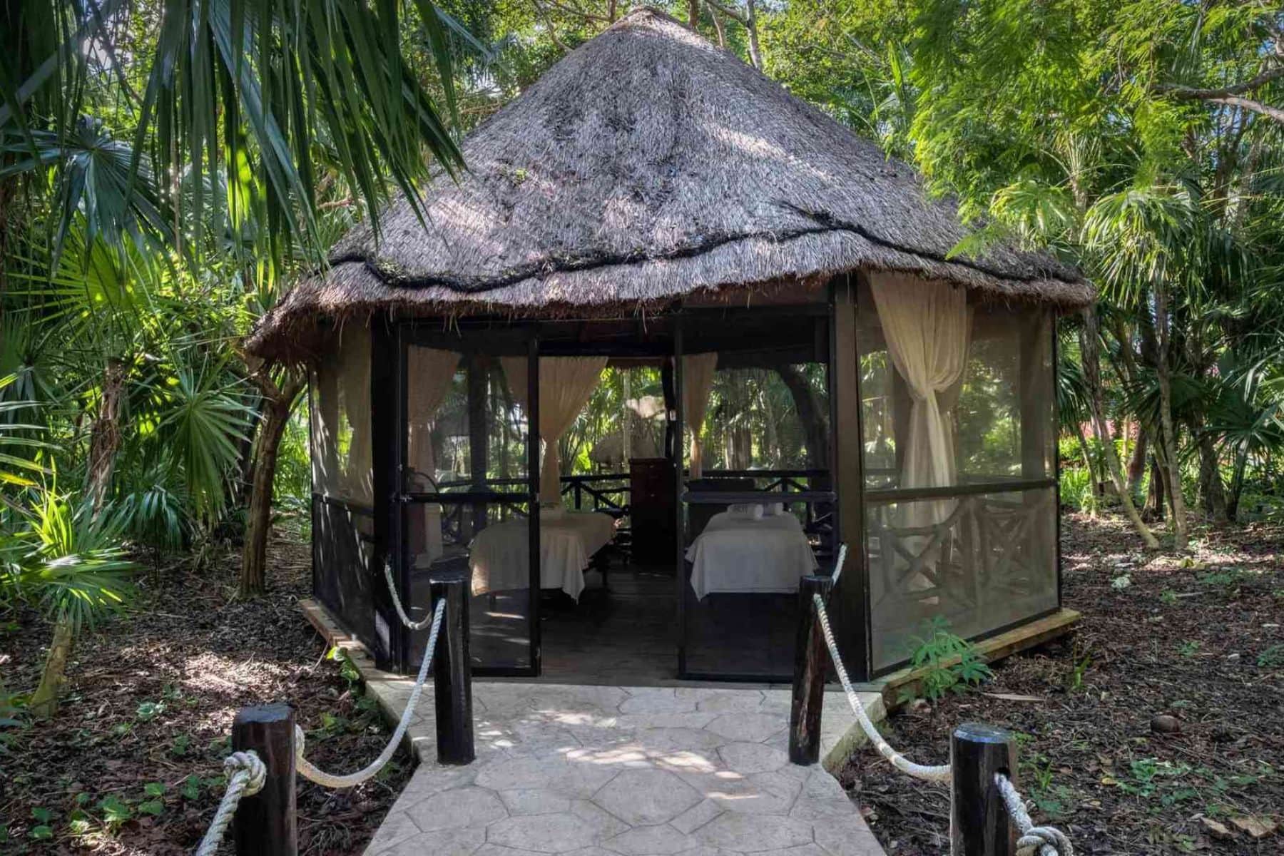 iberostar-cozumel-hut-bed