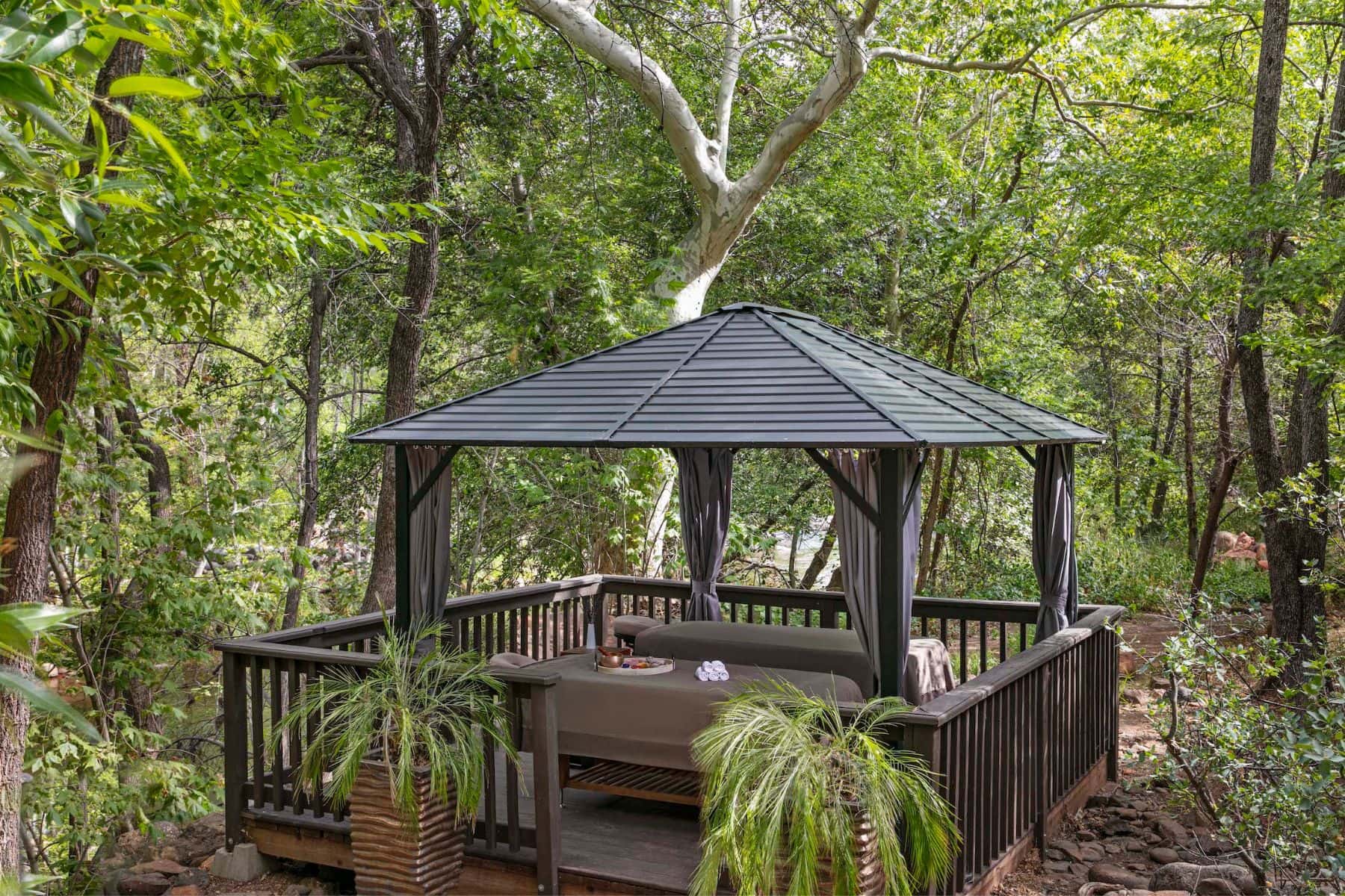 l-auberge-de-sedona-spa-cabana