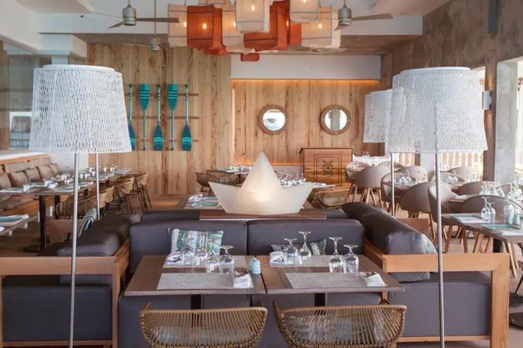 la pina lounge