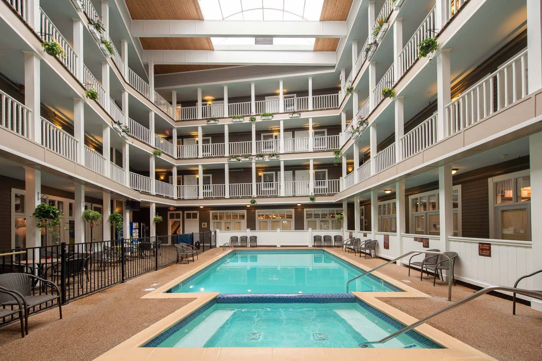 Lake View Hotel Pool