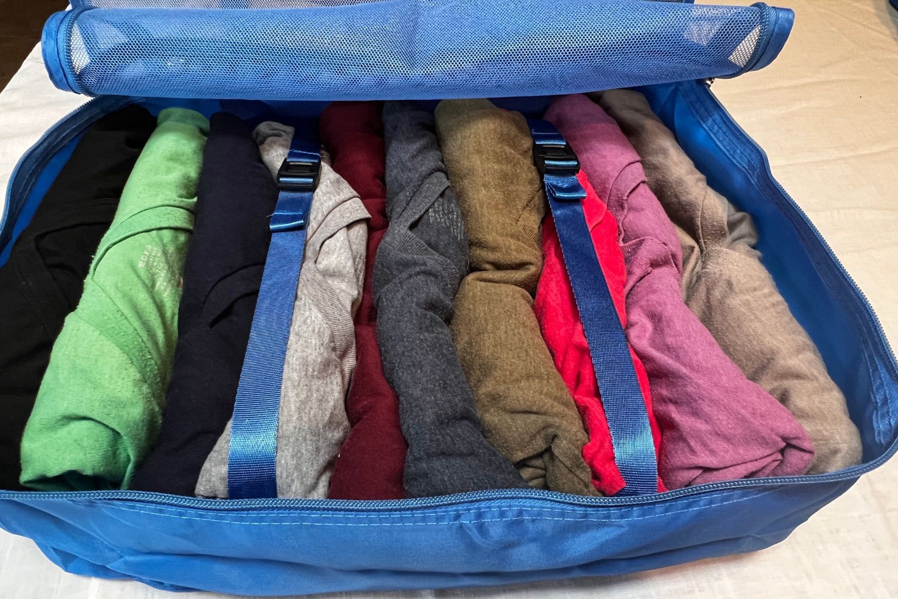 large bagail packing cube with mesh