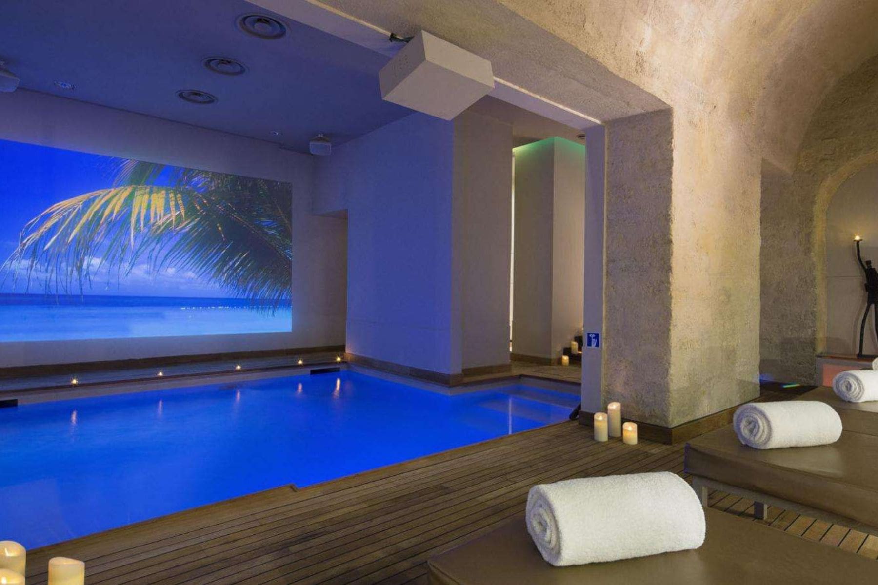 Le Prince Regent Residence And Spa Blue