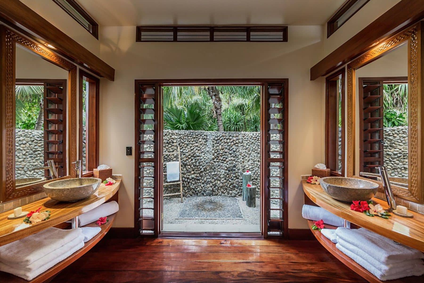 Likuliku Lagoon Resort Bathroom