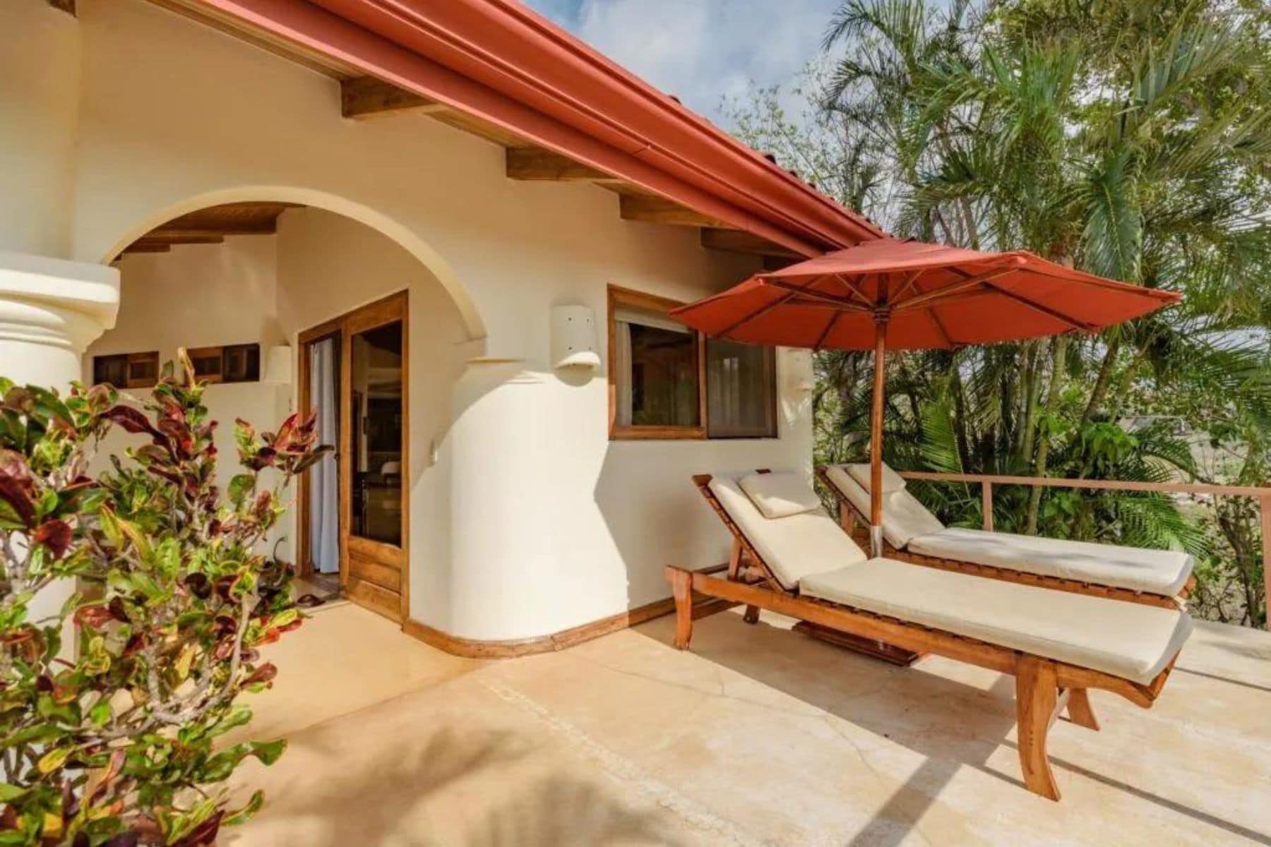 los-altos-de-eros-boutique-hotel-and-spa-umbrella