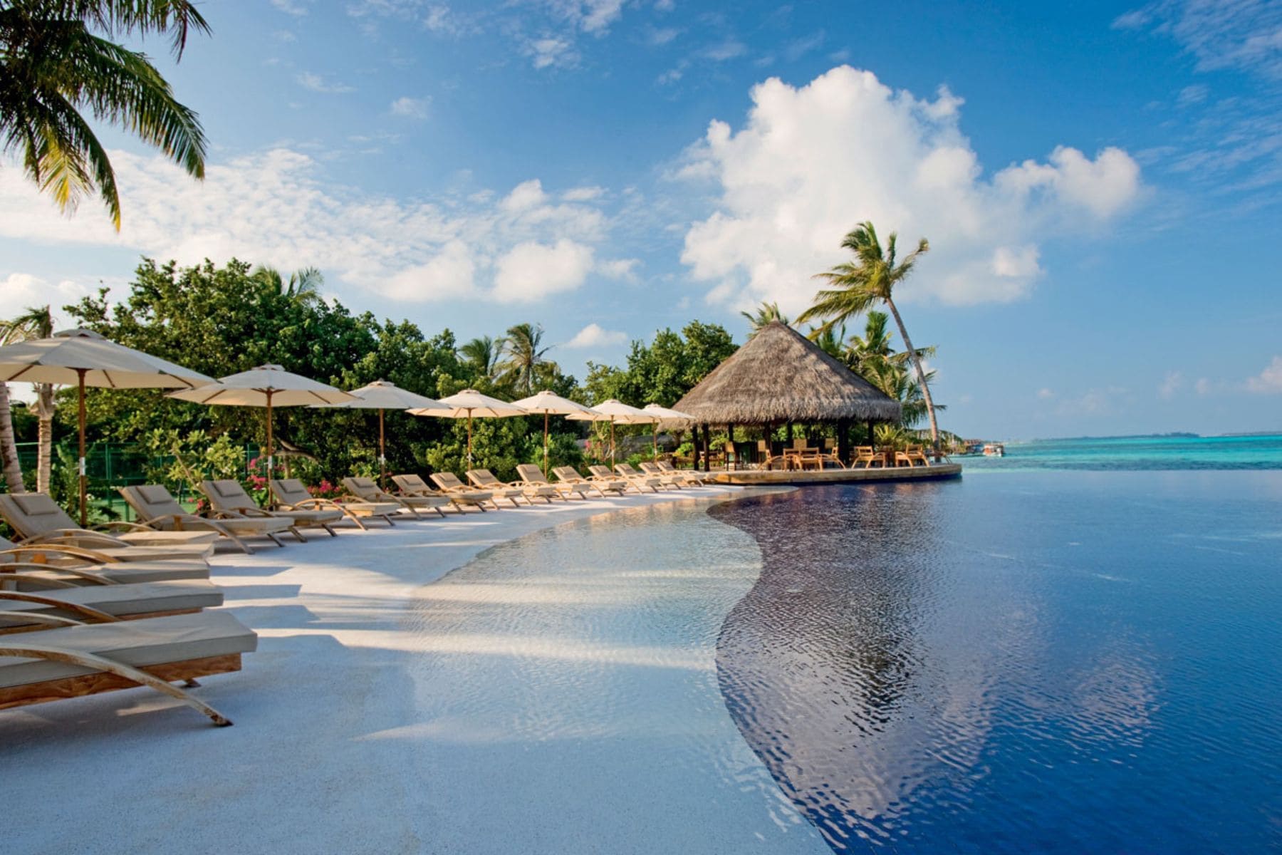 lux-south-ari-atoll-beach