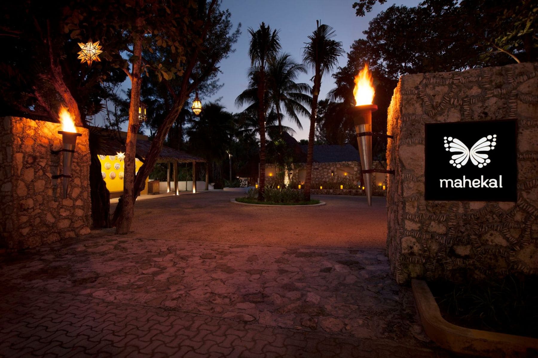 mahekal-beach-resort-entrance