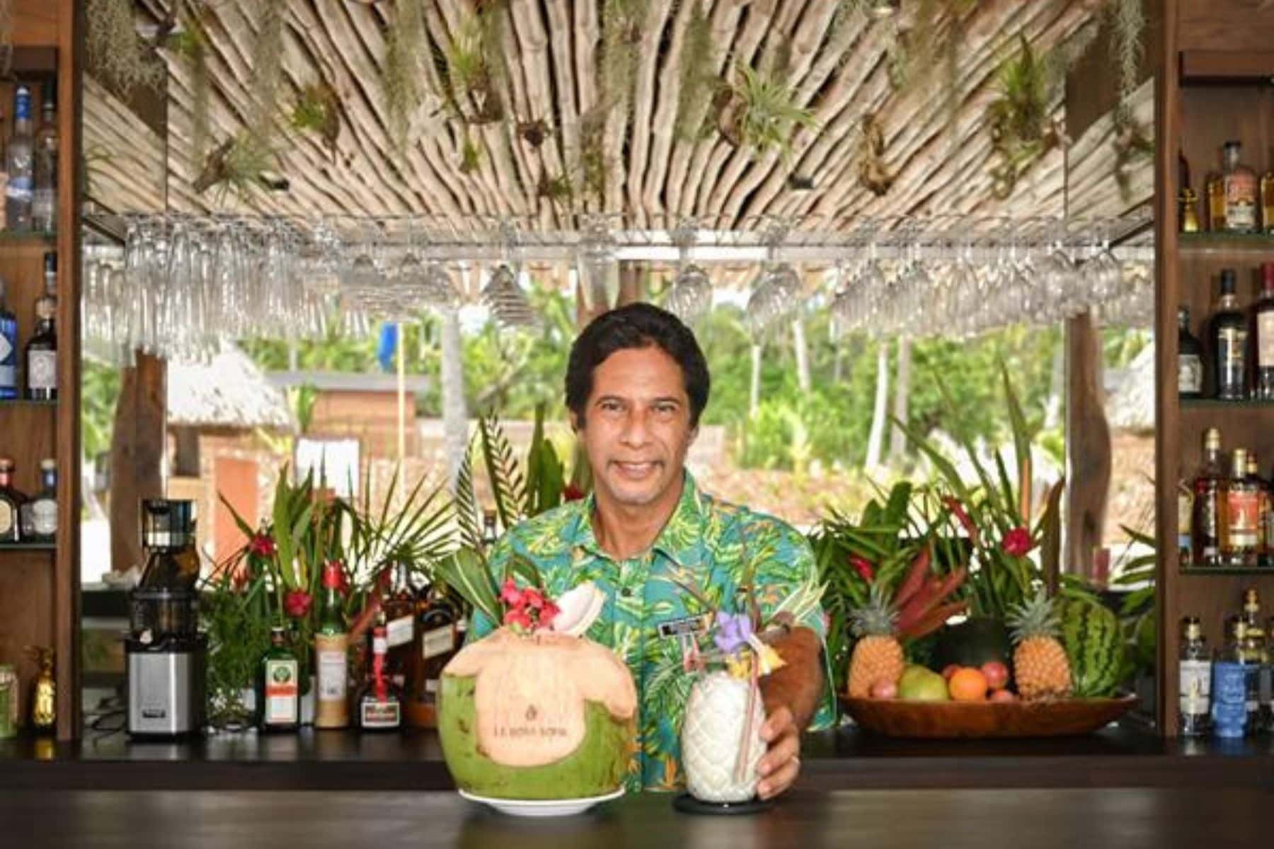 manuia bar at le bora
