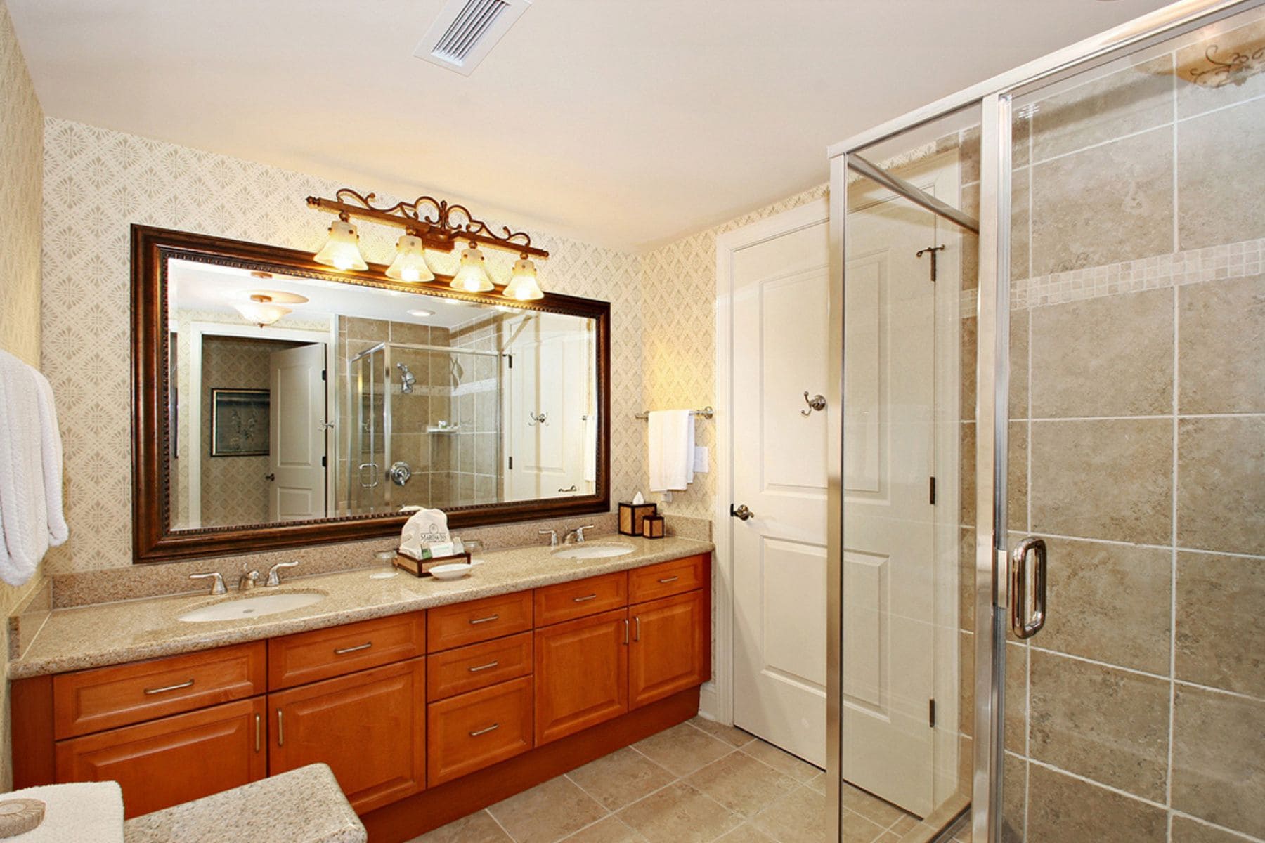 marina-inn-at-grande-dunes-comfort-room