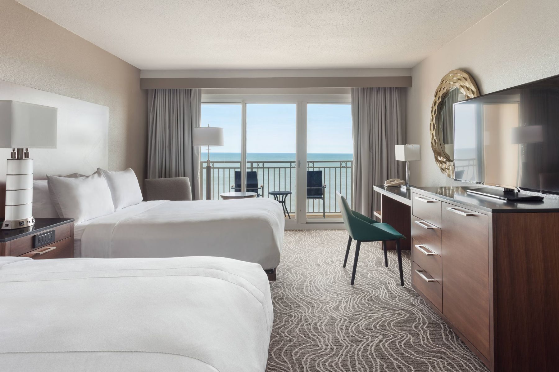 marriott-myrtle-beach-resort-and-spa-grande-dunes-bed