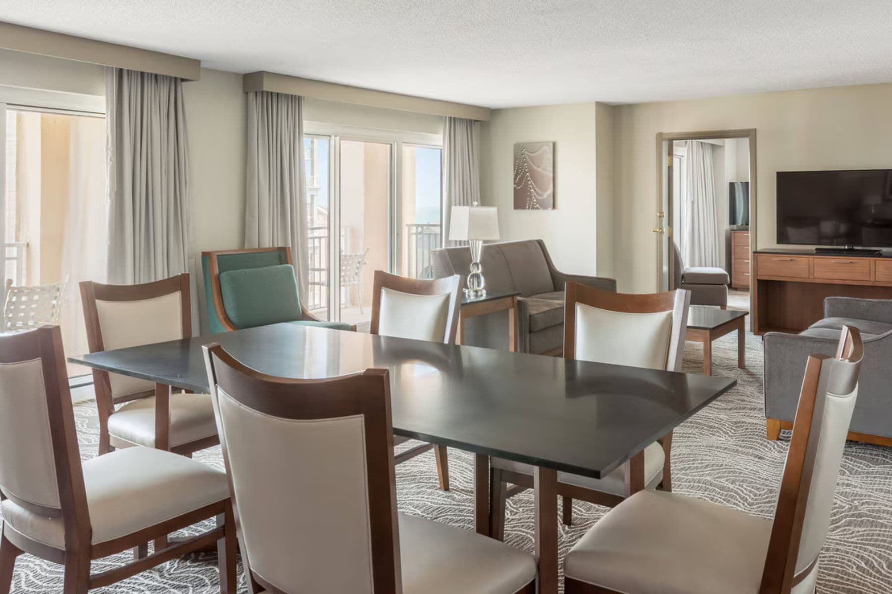 marriott-myrtle-beach-resort-and-spa-grande-dunes-table