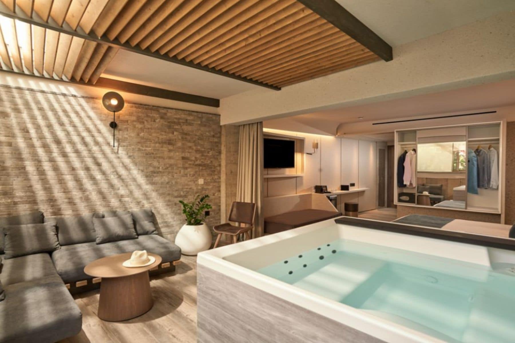 Nautilux Rethymno Jacuzzi Room