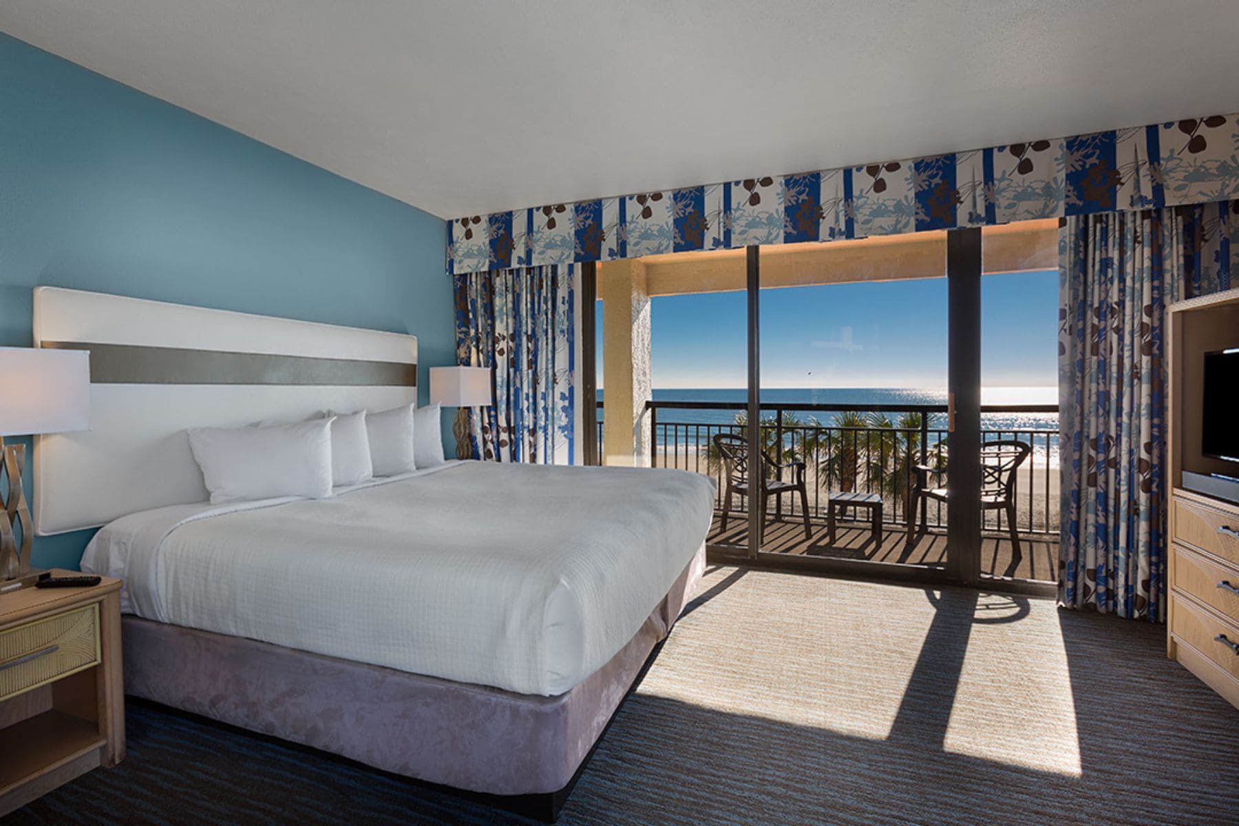 ocean-reef-resort-bed