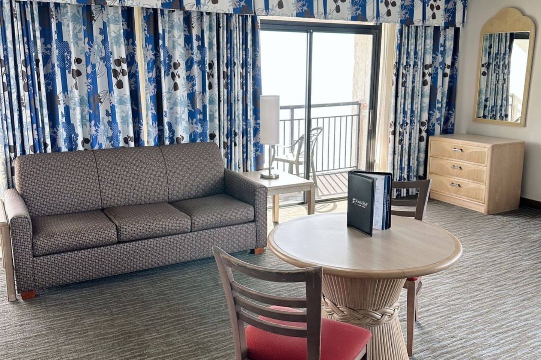ocean-reef-resort-living-room