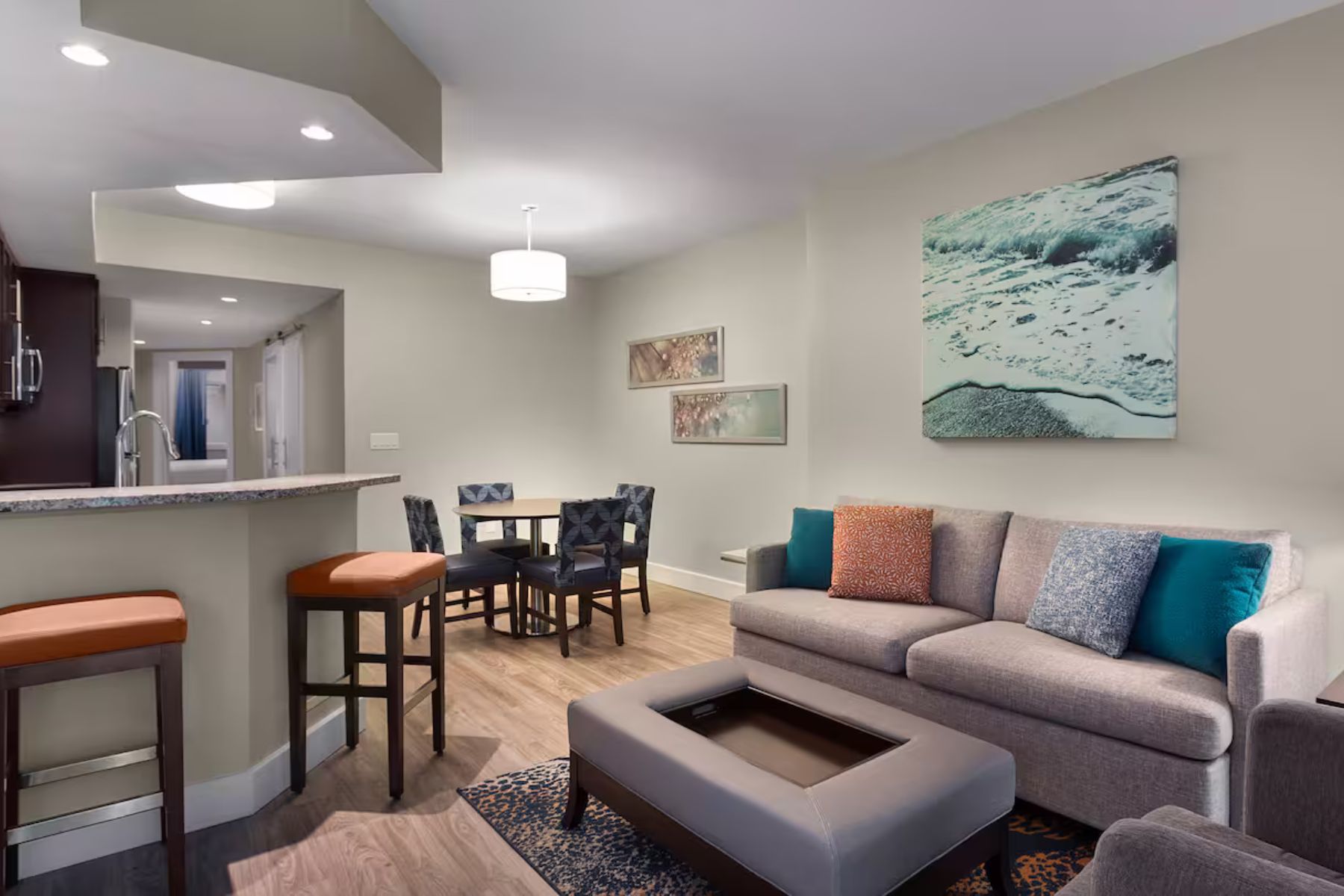 oceans-22-hilton-grand-vacations-living