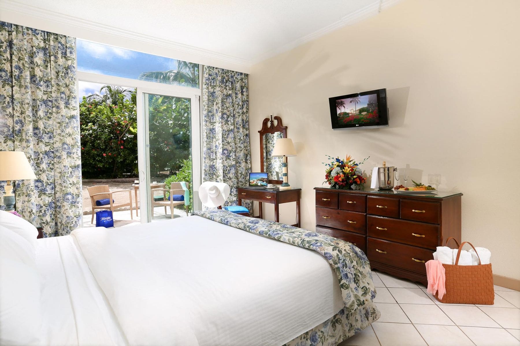 One Bedroom With Balcony