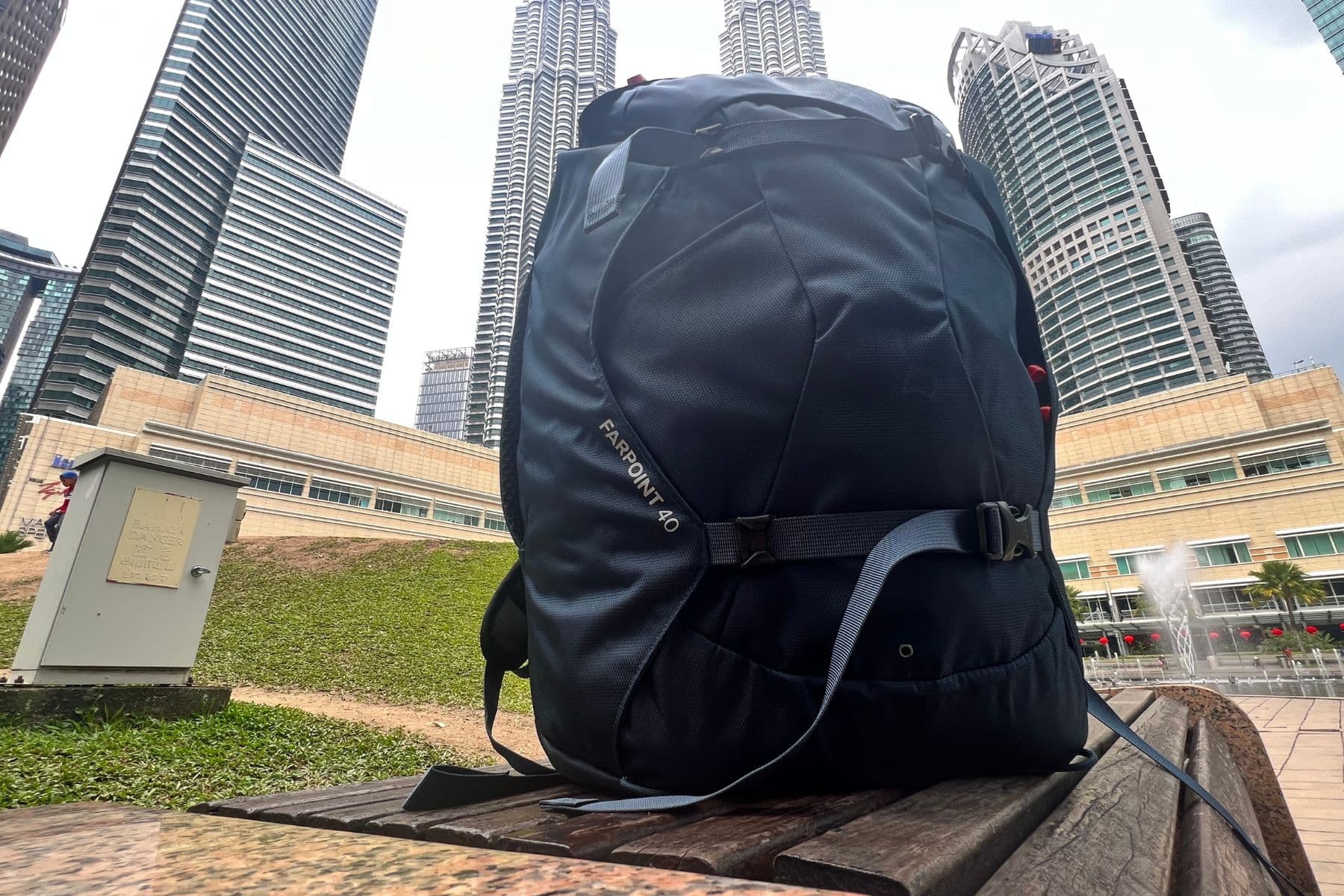 osprey-mens-farpoint-womens-fairview-perfect-bag