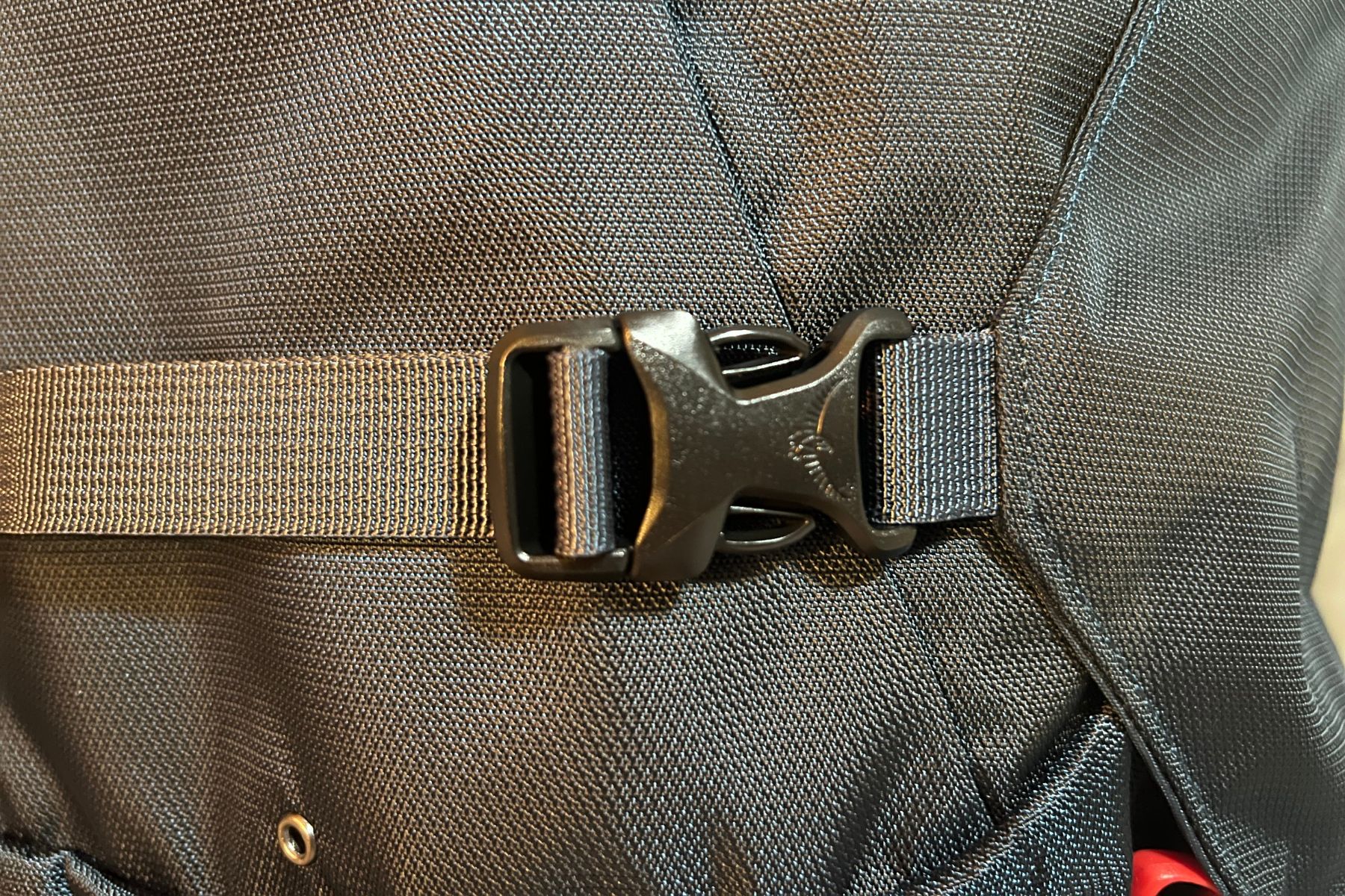 osprey-mens-farpoint-womens-fairview-strap