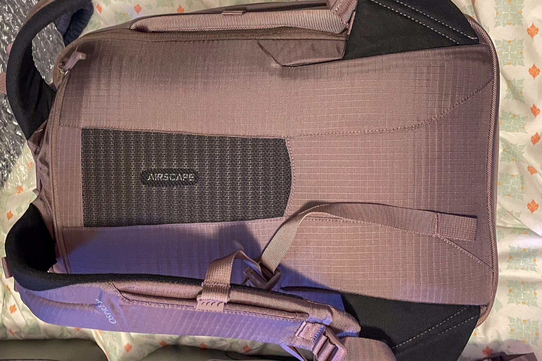 osprey-sojourn-porter-travel-backpack-back-panel