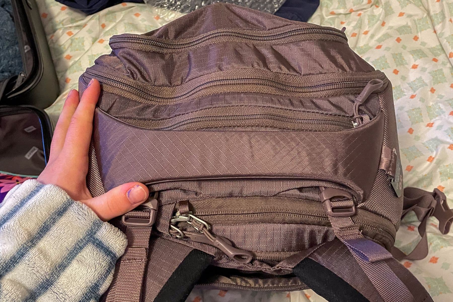 osprey-sojourn-porter-travel-backpack-streamlined-shape